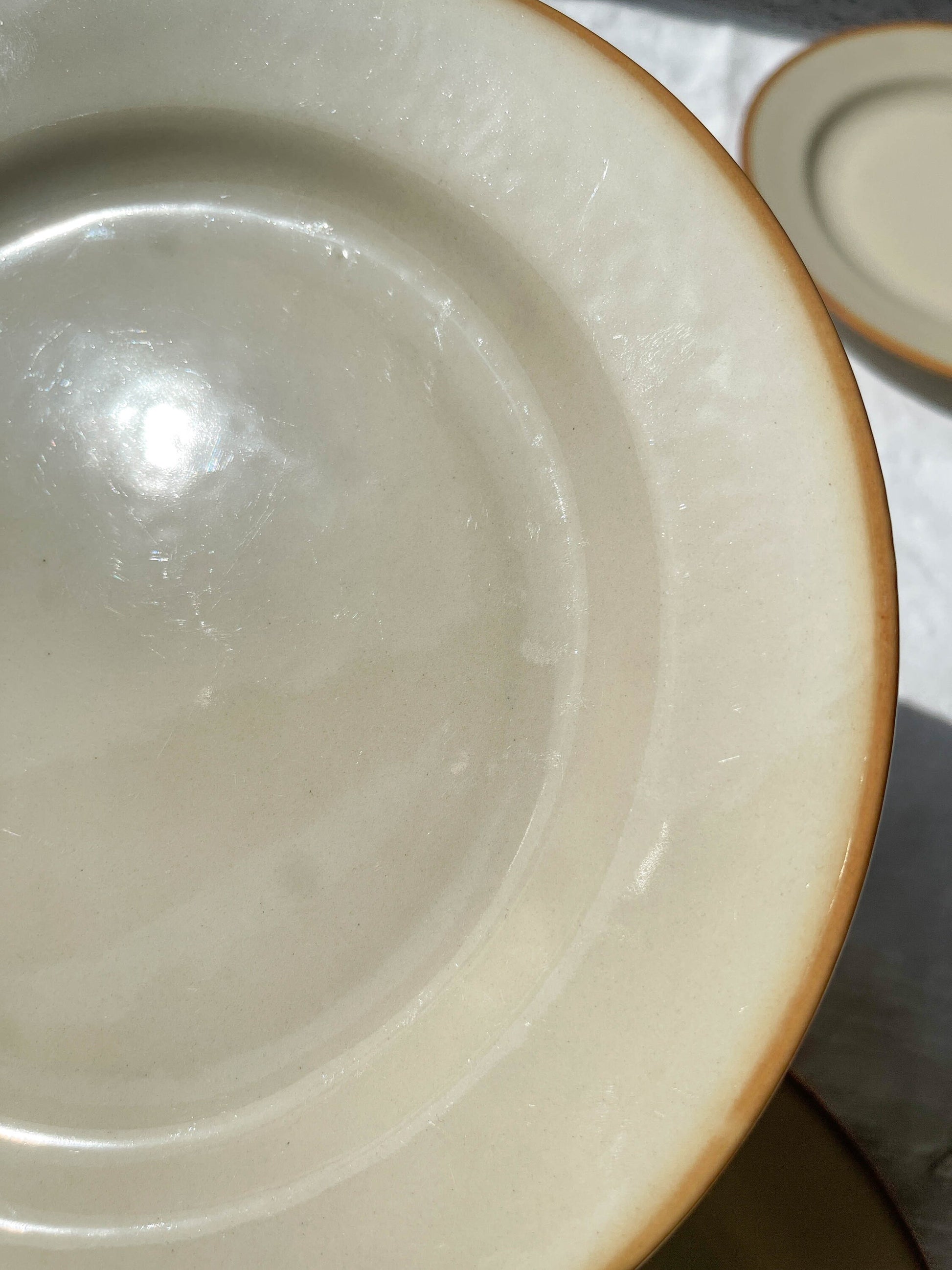 6 Assiettes plates en grès beige Tulowice Poland, 1970 - violn.fr