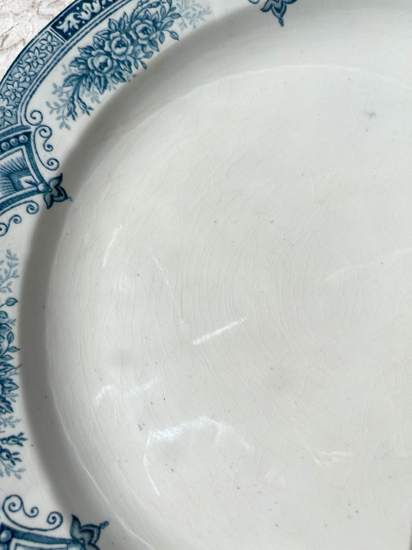 Grand Plat rond vintage Terre de fer ONNAING modèle PRINTEMPS - violn.fr