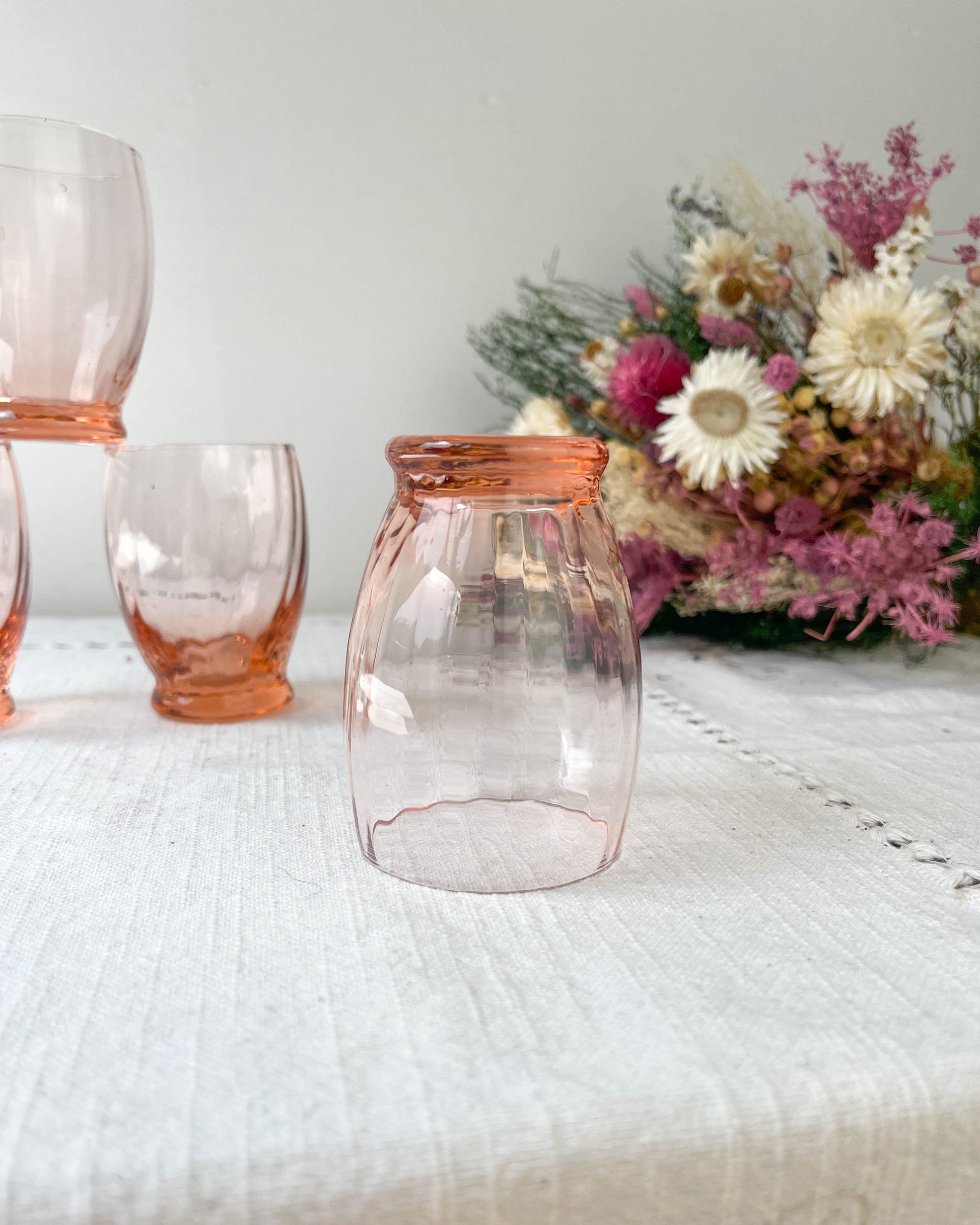 4 Verres à liqueur rose cannelés style Art déco Made in France - violn.fr