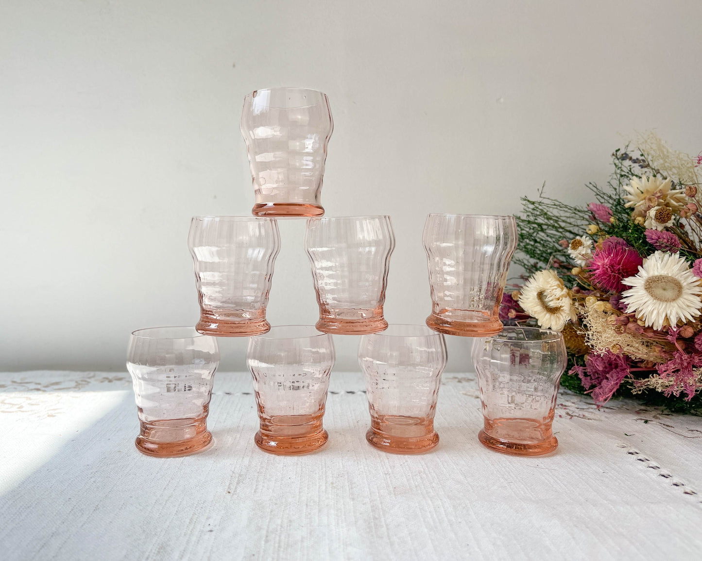 8 Verres rose à liqueur cannelés style Art déco - violn.fr