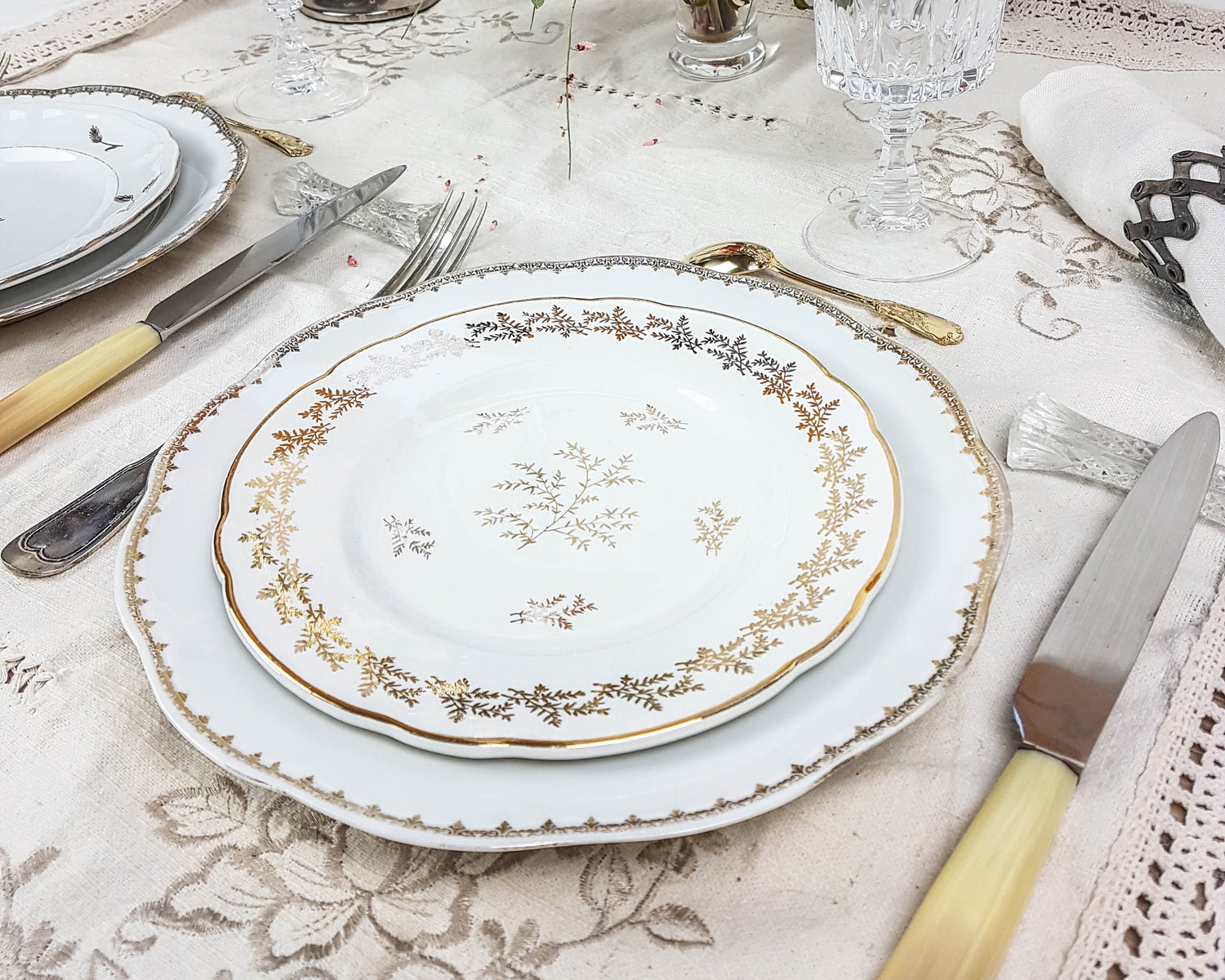 Service de table vintage pour deux VIOLN