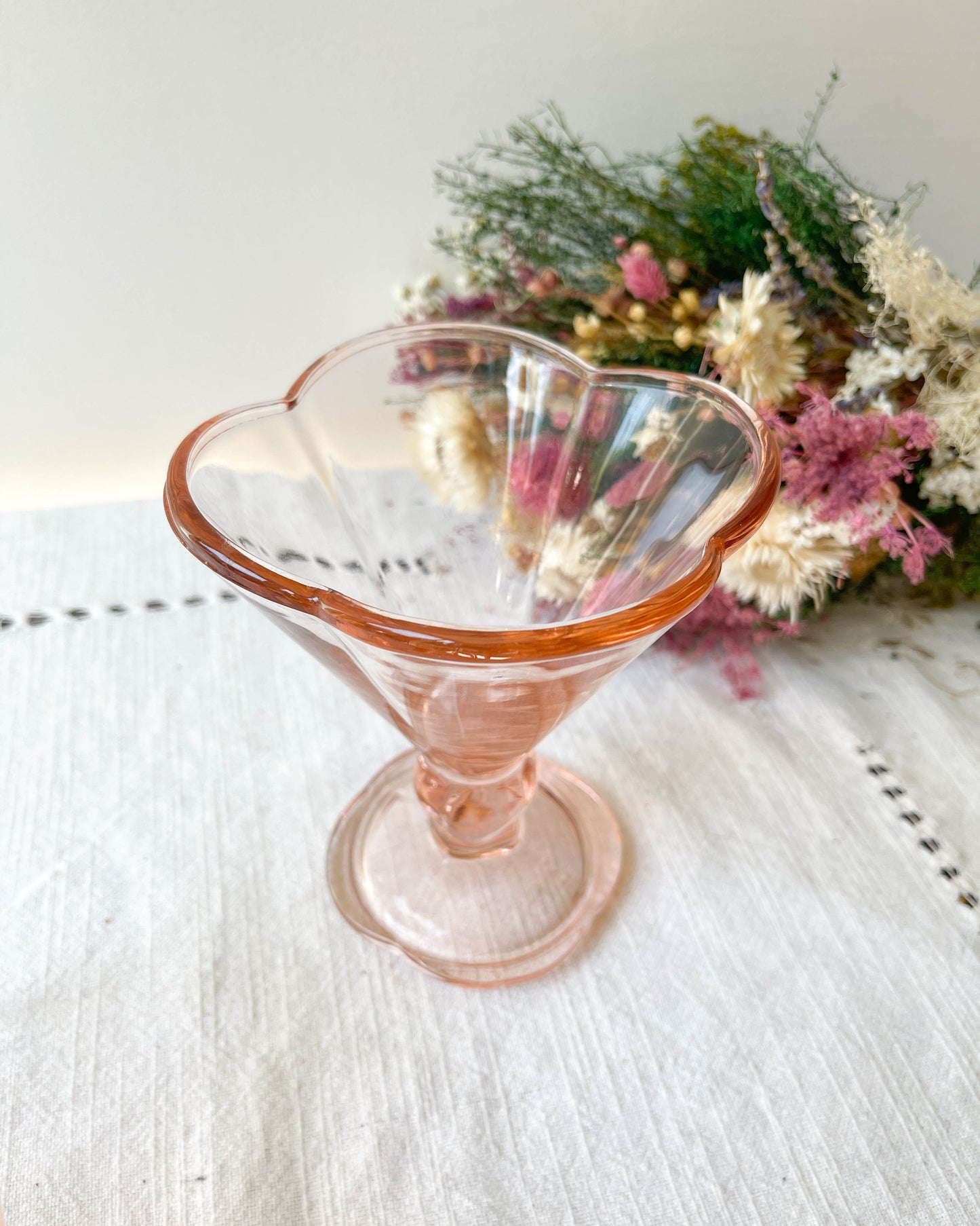 2 Coupes à glace en verre rose vintage 1970