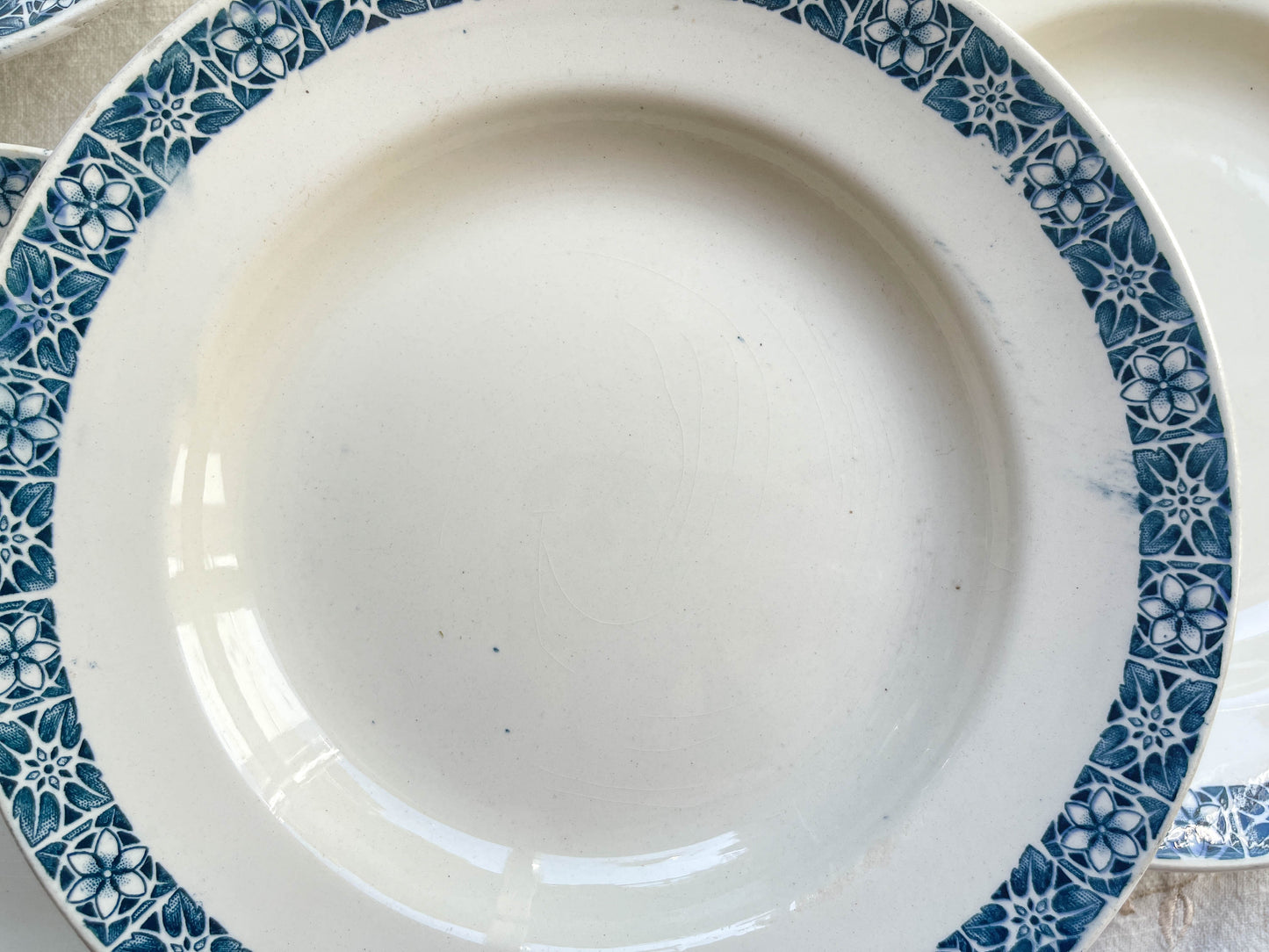 6 assiettes creuses Terre de Fer bleu LONGCHAMP modèle « RENÉ »