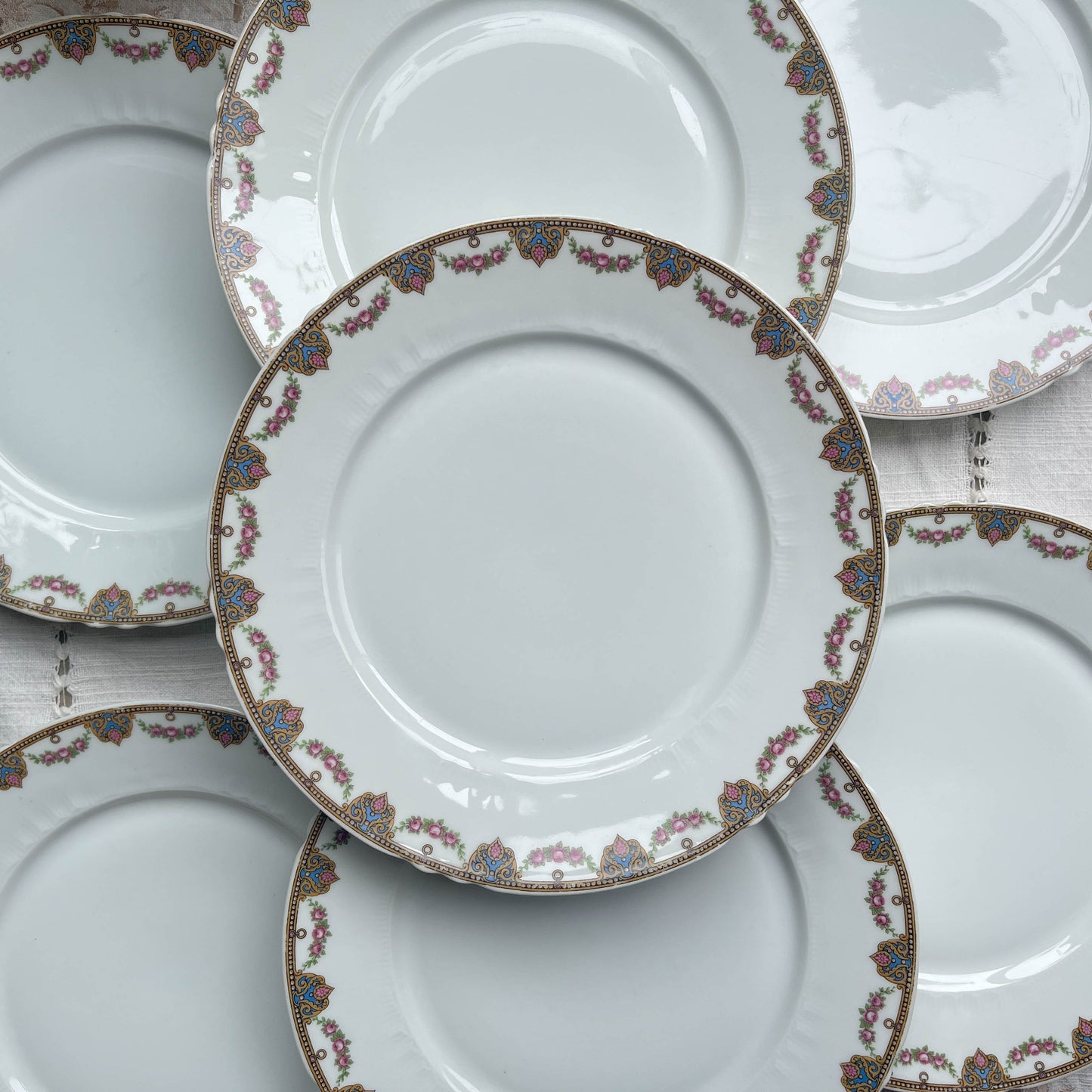 Assiettes plates porcelaine LIMOGES motif fleuri