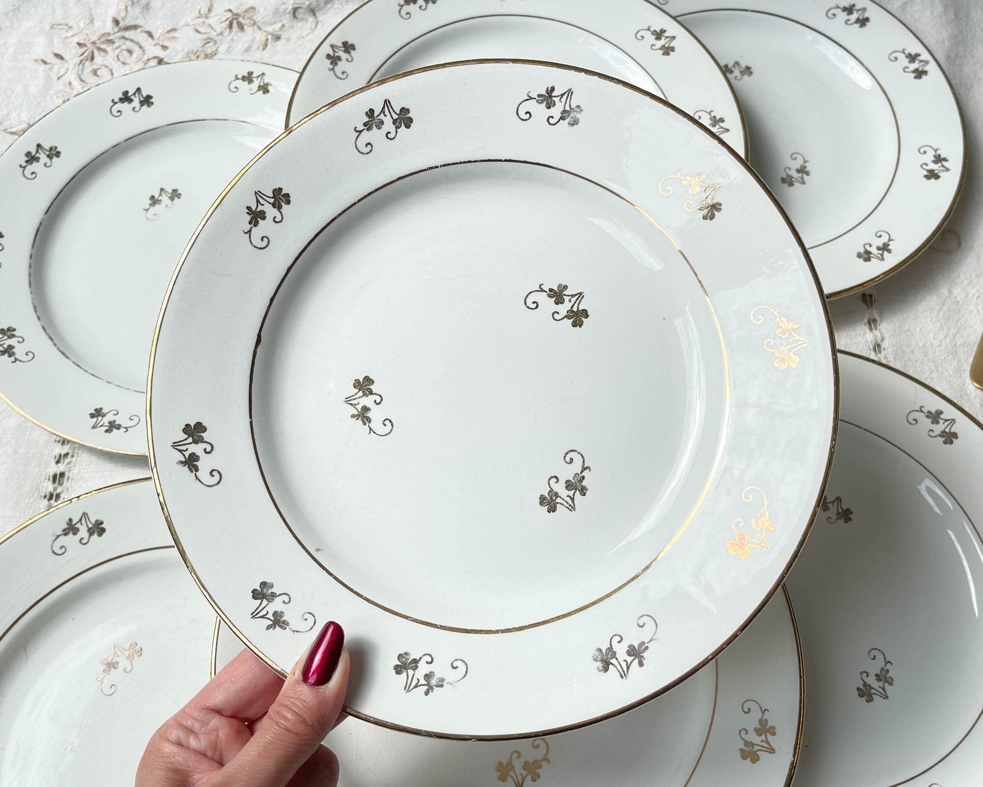 Assiettes plates blanc et or - St Amand – Selection Coeur