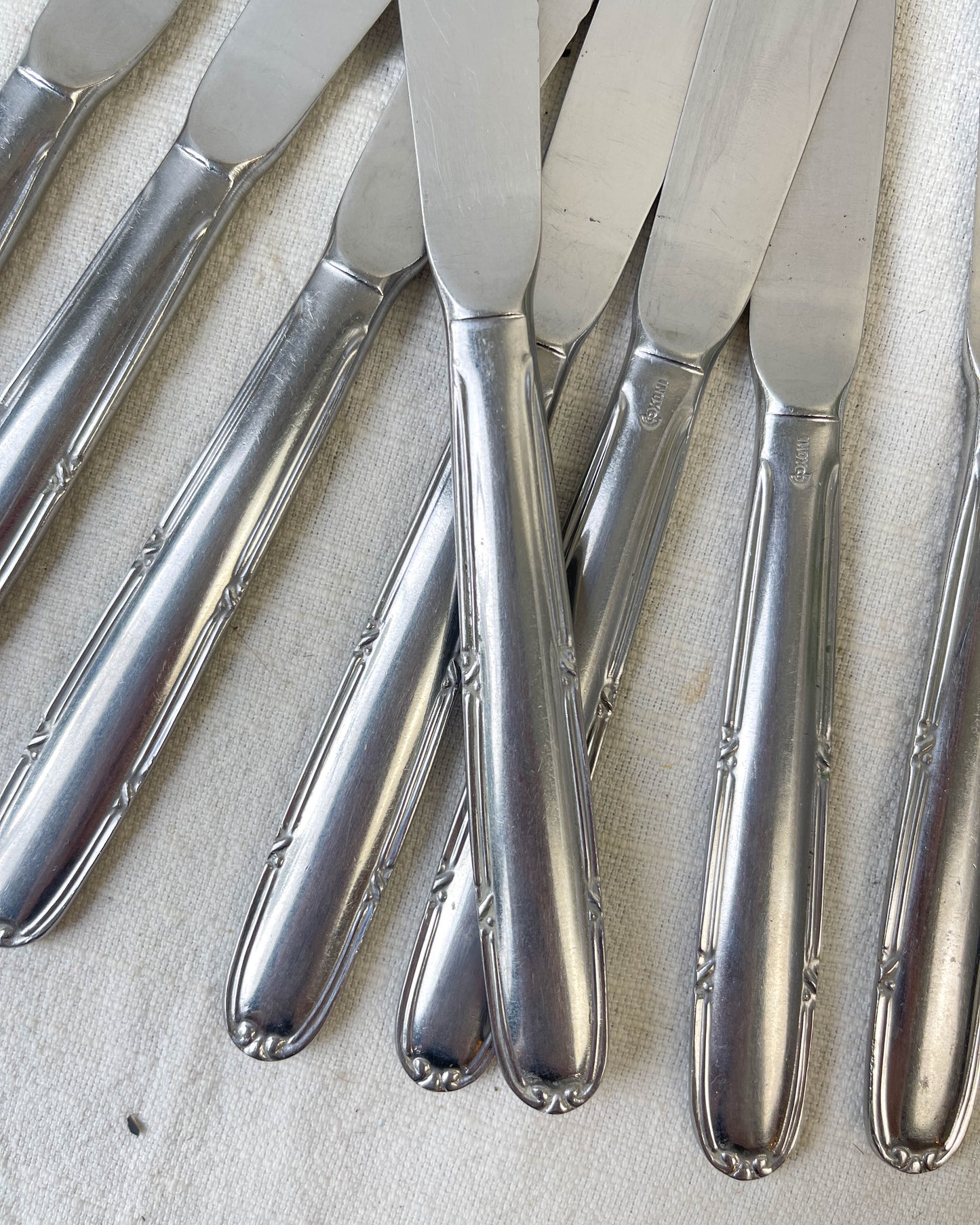 8 Couteaux vintages inox made in France