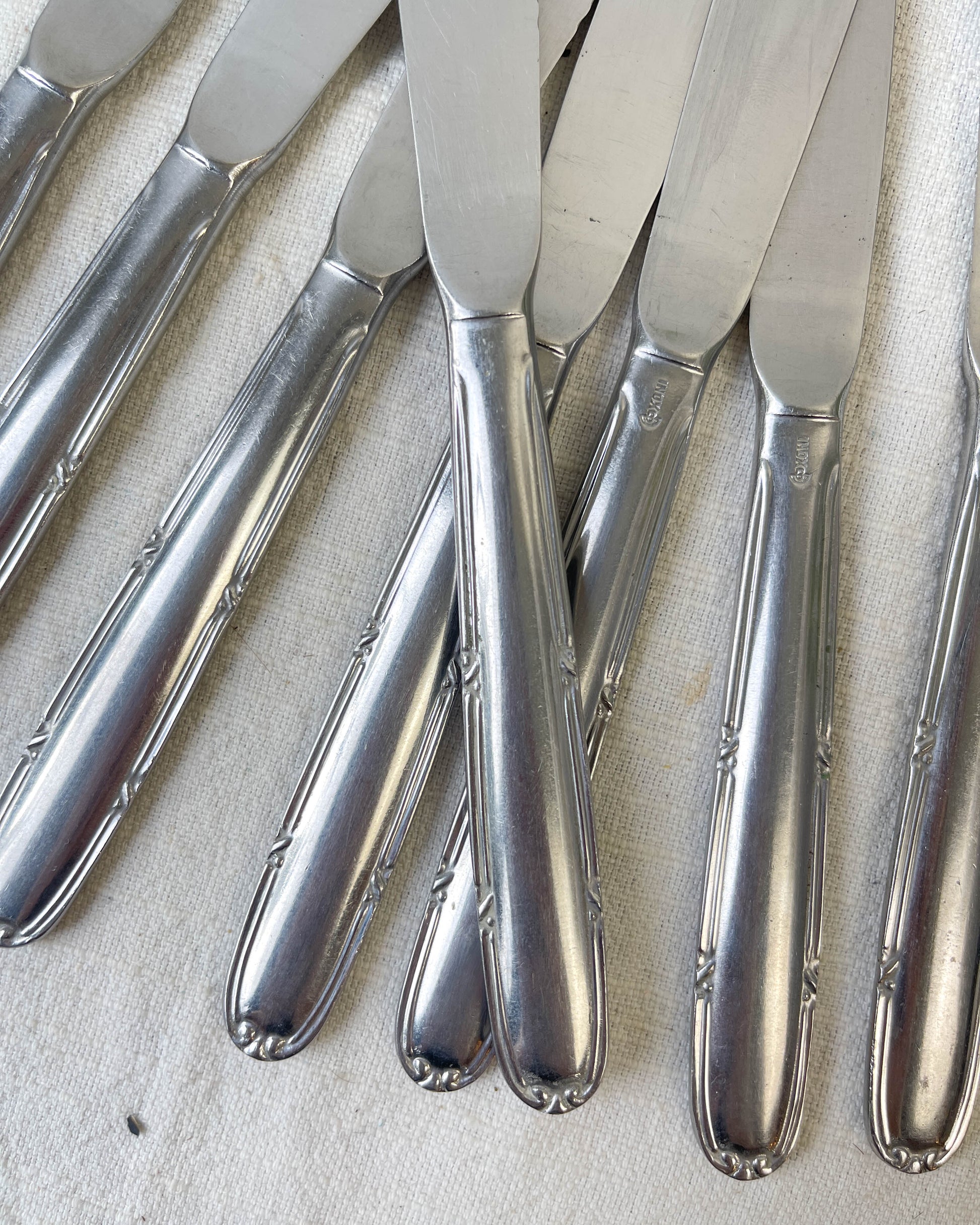 8 Couteaux vintages inox made in France