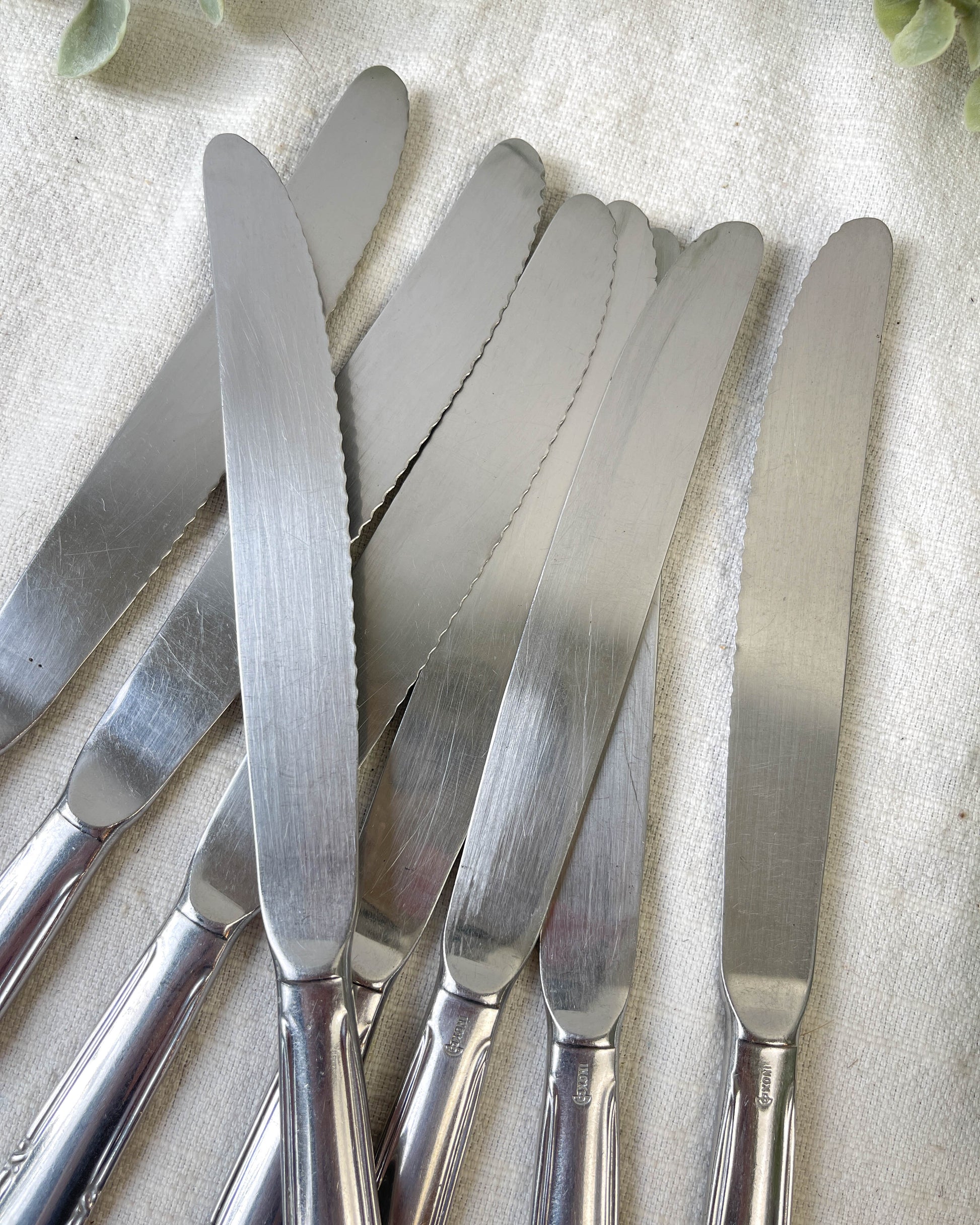 8 Couteaux vintages inox made in France