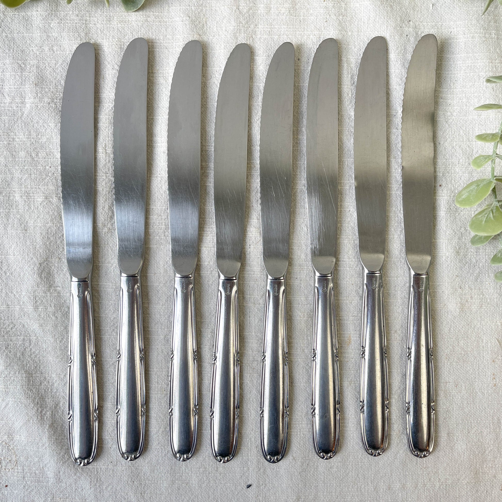 8 Couteaux vintages inox made in France