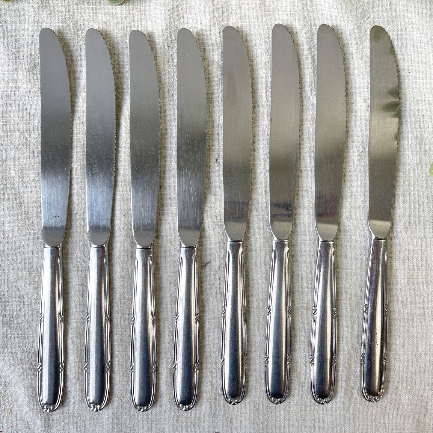 8 Couteaux vintages inox made in France