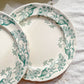 Lot de 6 assiettes plates anciennes en Terre de Fer, modèle 'Lilas' de la manufacture Longchamp – faïence blanche à décor floral bleu, France, fin XIXe siècle