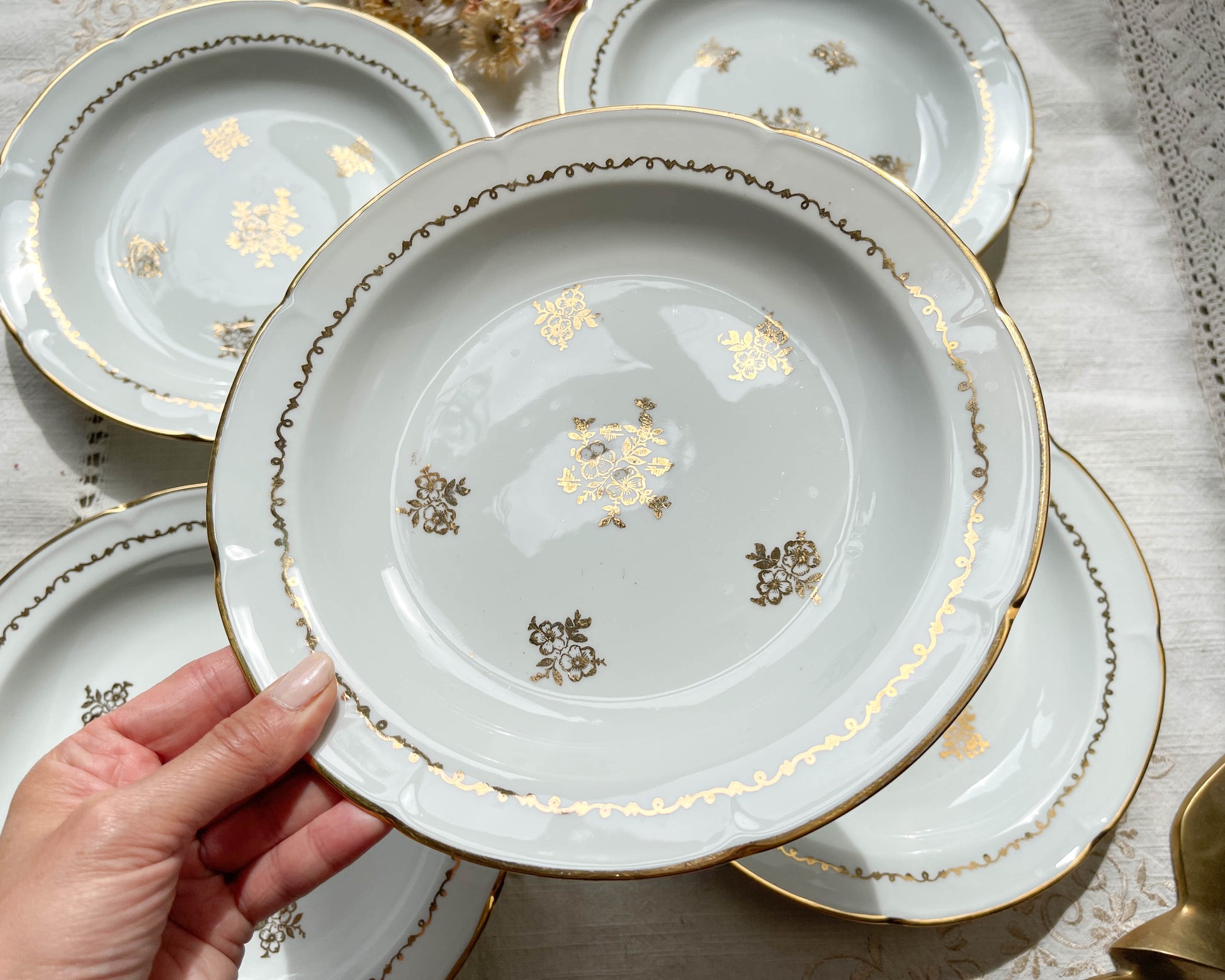 5 Assiettes creuses porcelaine vintage Française motif fleurs dorées Vierzon C.G