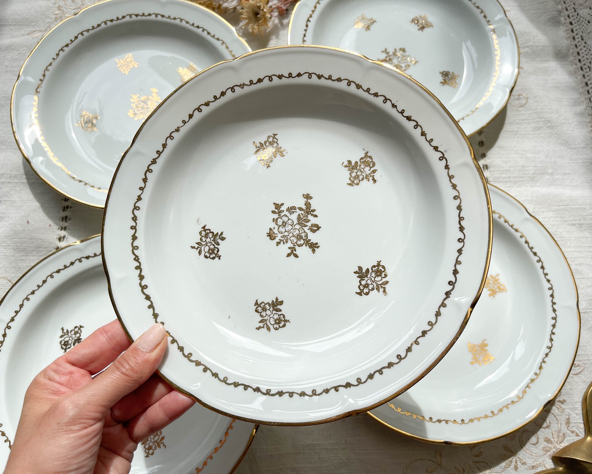 5 Assiettes creuses porcelaine vintage Française motif fleurs dorées Vierzon C.G