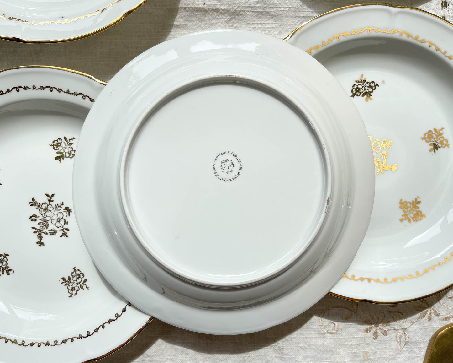 5 Assiettes creuses porcelaine vintage Française motif fleurs dorées Vierzon C.G
