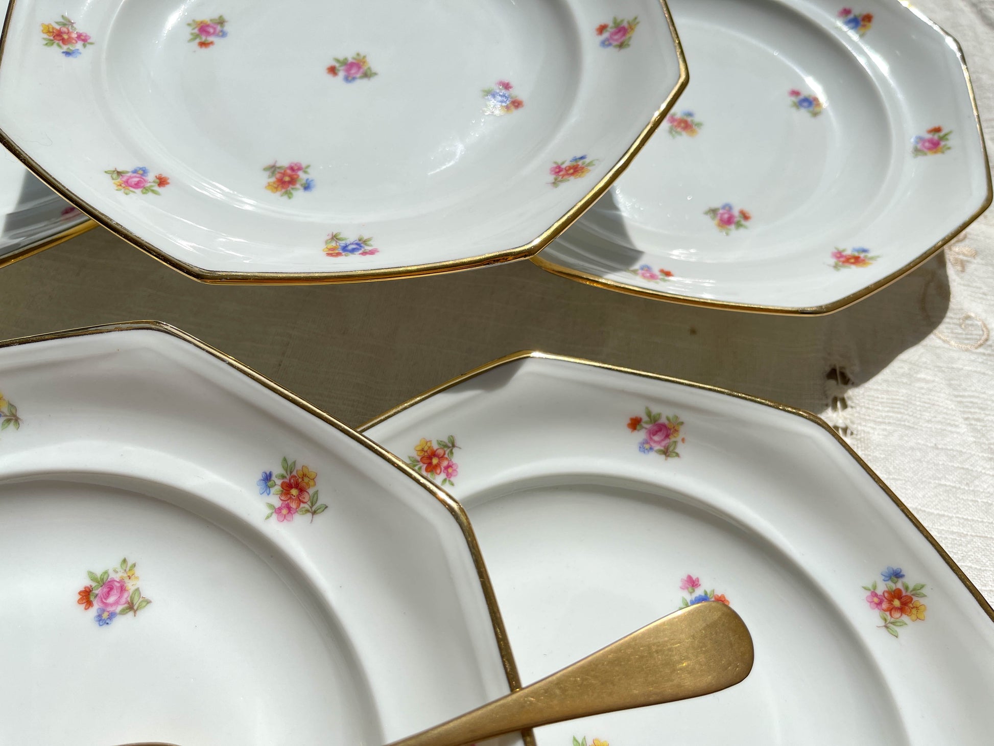 6 Assiettes creuses en porcelaine Française fleurie LAMOTTE