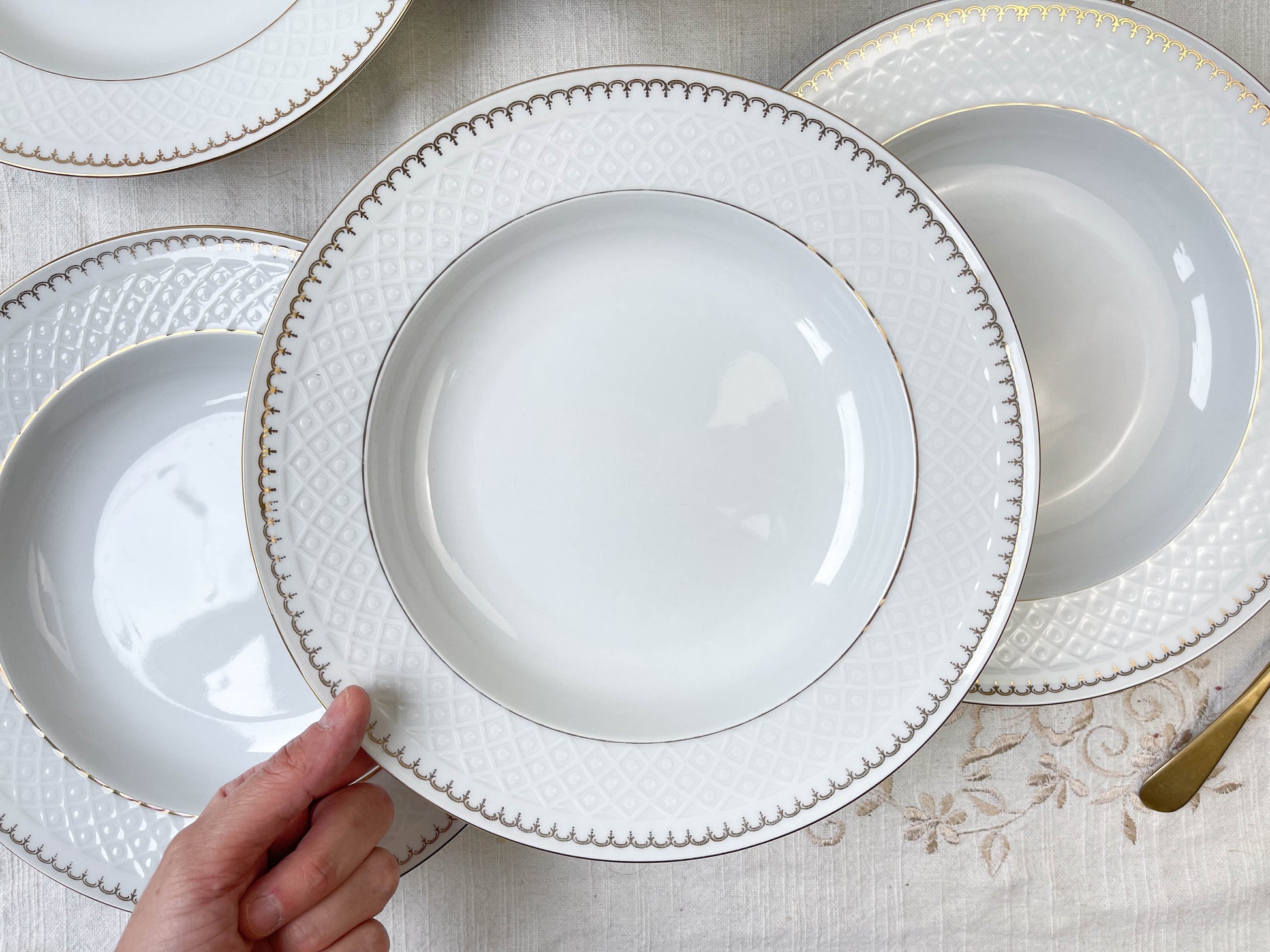 6 Assiettes creuses porcelaine blanche dorée BAVARIA modèle "Annabell"