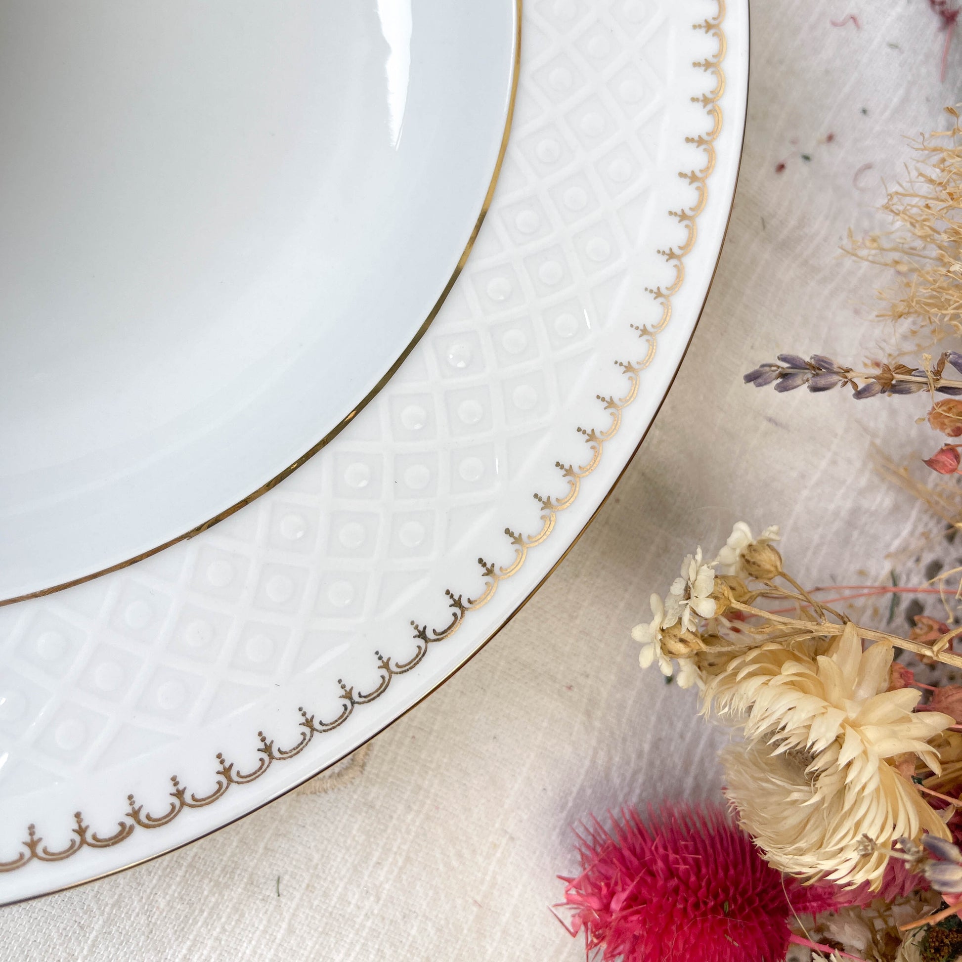 6 Assiettes creuses porcelaine blanche dorée BAVARIA modèle "Annabell"