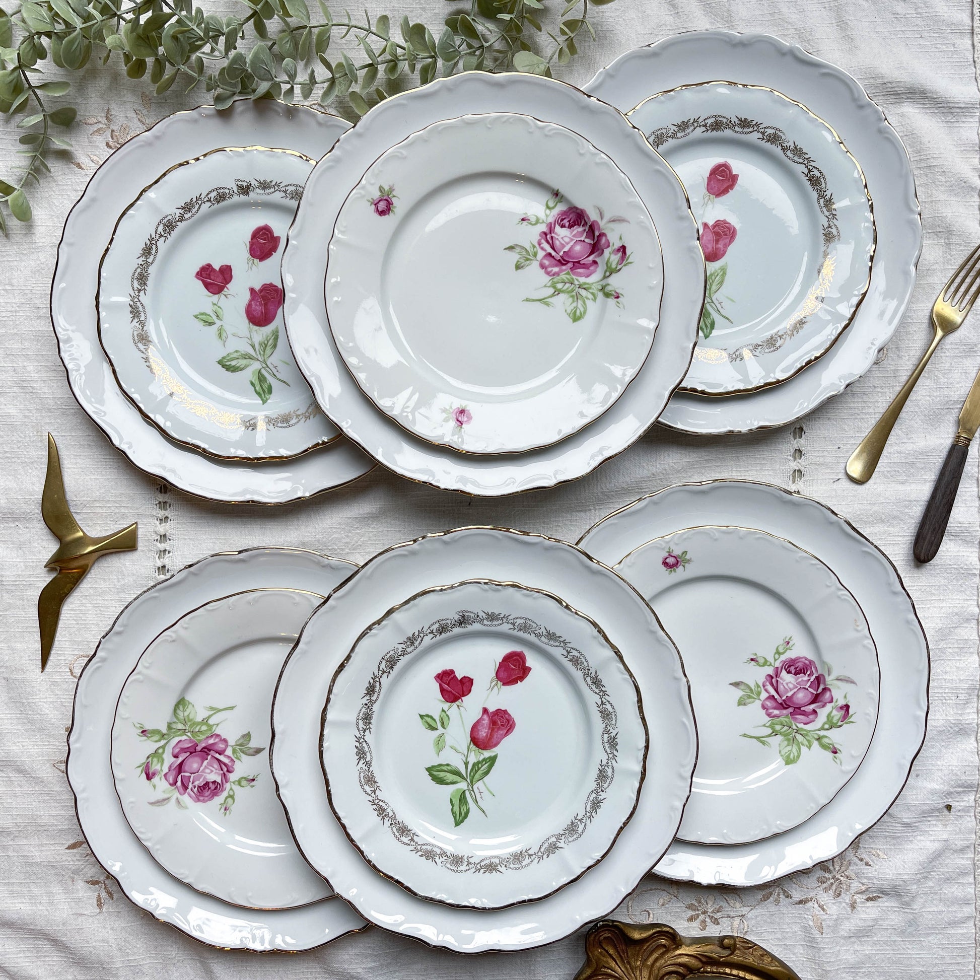 6 Assiettes vintage Porcelaine blanches dorées + 6 Petites Assiettes dépareillées fleuries