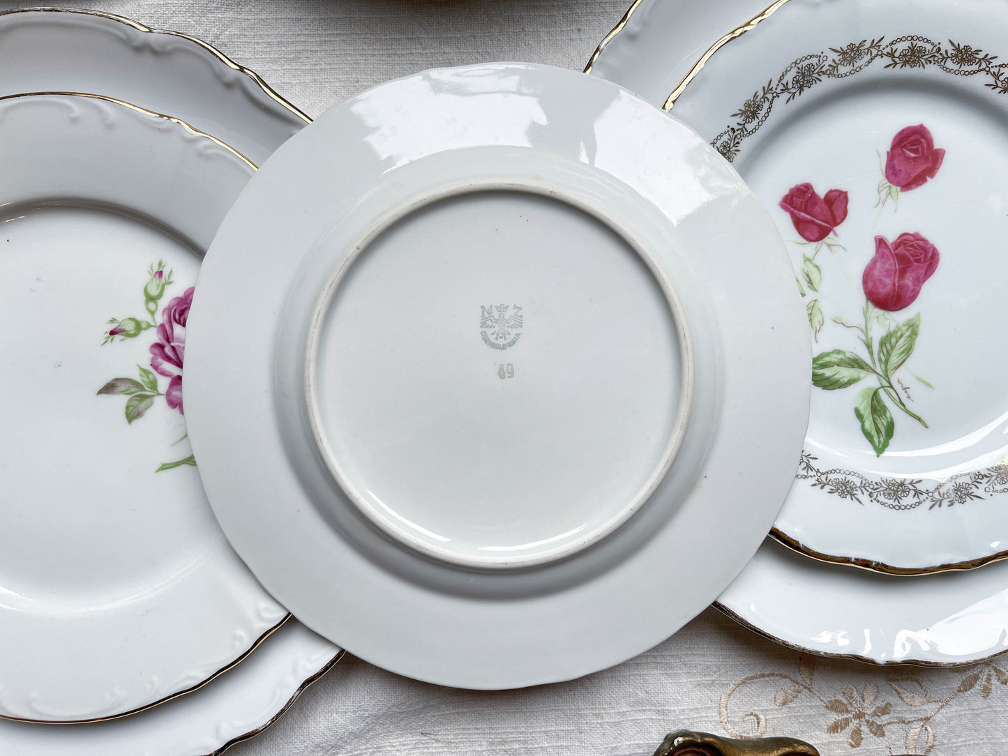 6 Assiettes vintage Porcelaine blanches dorées + 6 Petites Assiettes dépareillées fleuries