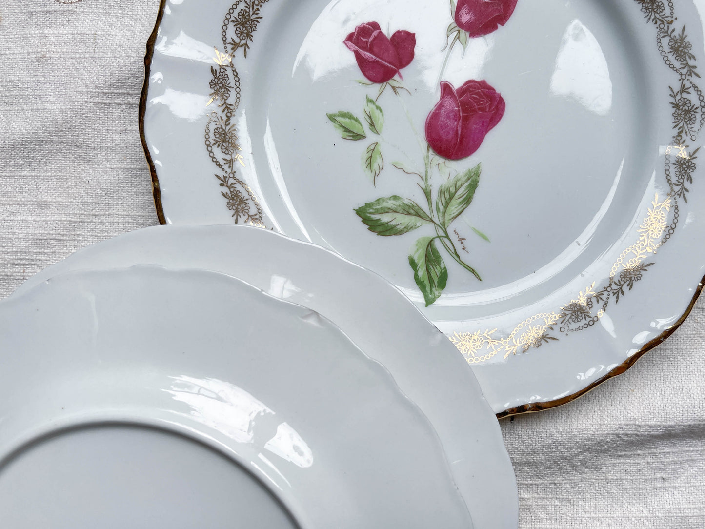 6 Assiettes vintage Porcelaine blanches dorées + 6 Petites Assiettes dépareillées fleuries
