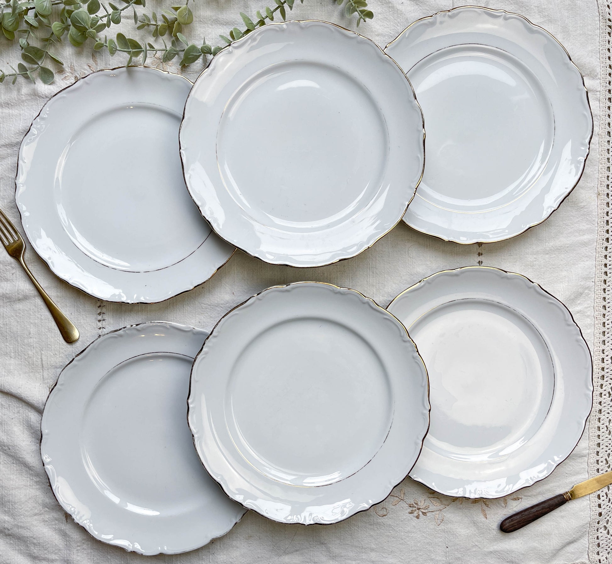 6 Assiettes vintage Porcelaine blanches dorées + 6 Petites Assiettes dépareillées fleuries