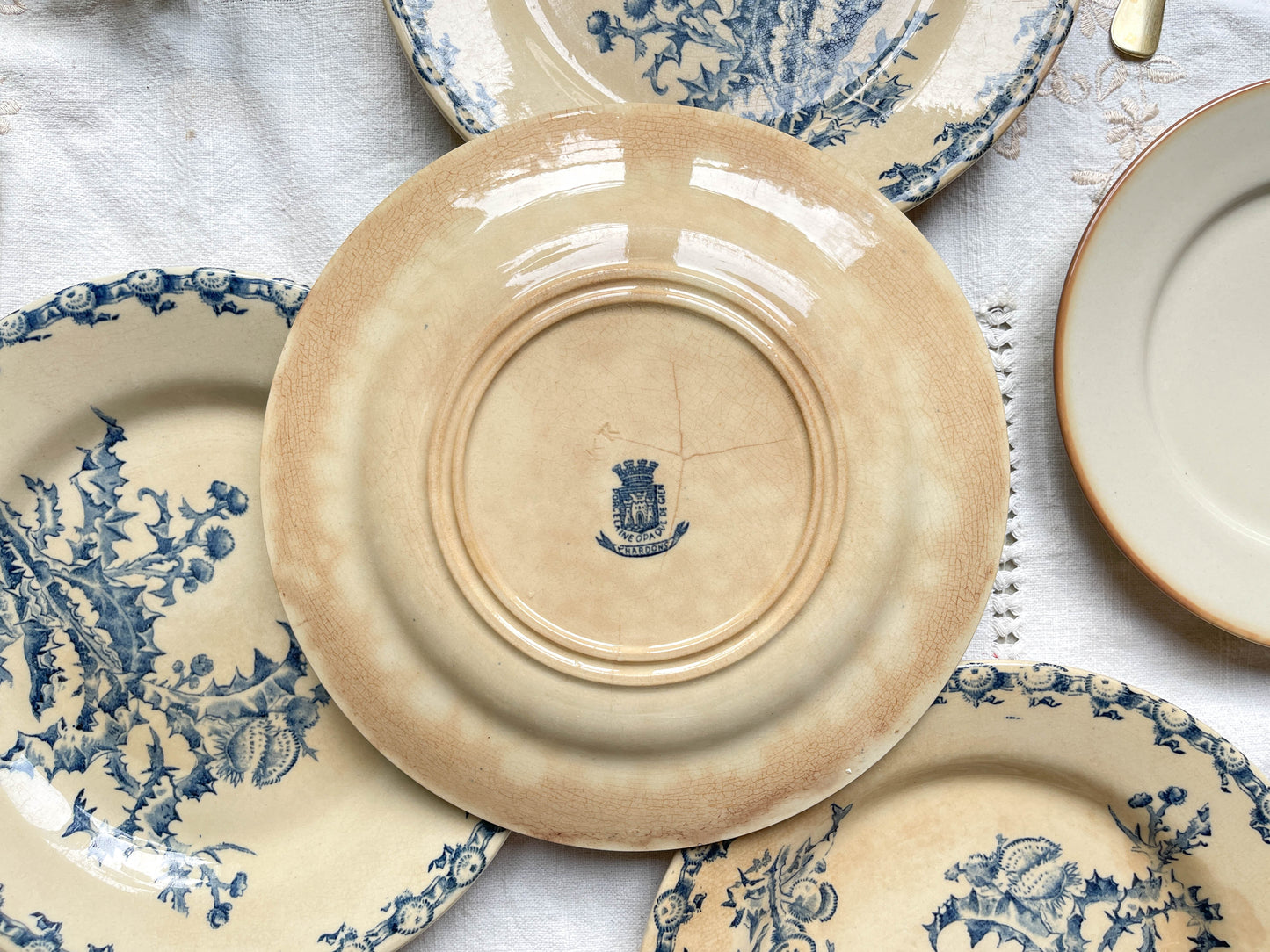 4 Assiettes Terre de fer GIEN Chardon + 4 Petites assiettes dépareillées grès TULOWICE
