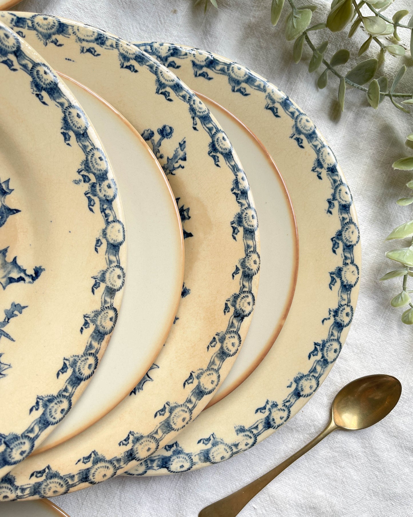 4 Assiettes Terre de fer GIEN Chardon + 4 Petites assiettes dépareillées grès TULOWICE