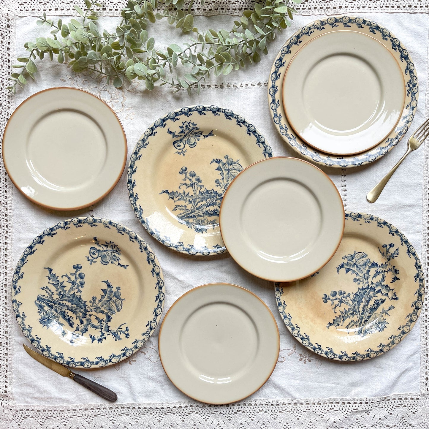 4 Assiettes Terre de fer GIEN Chardon + 4 Petites assiettes dépareillées grès TULOWICE