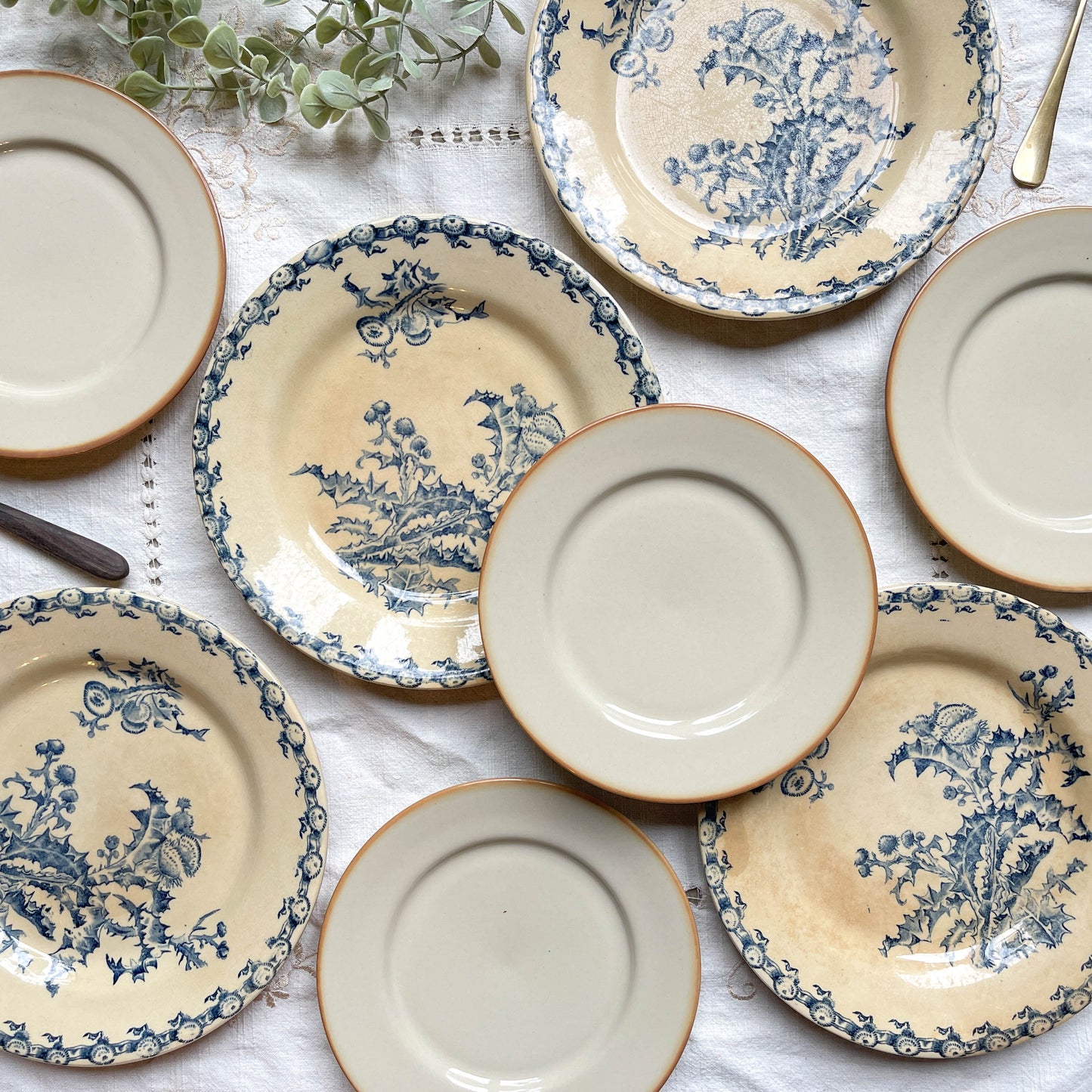 4 Assiettes Terre de fer GIEN Chardon + 4 Petites assiettes dépareillées grès TULOWICE