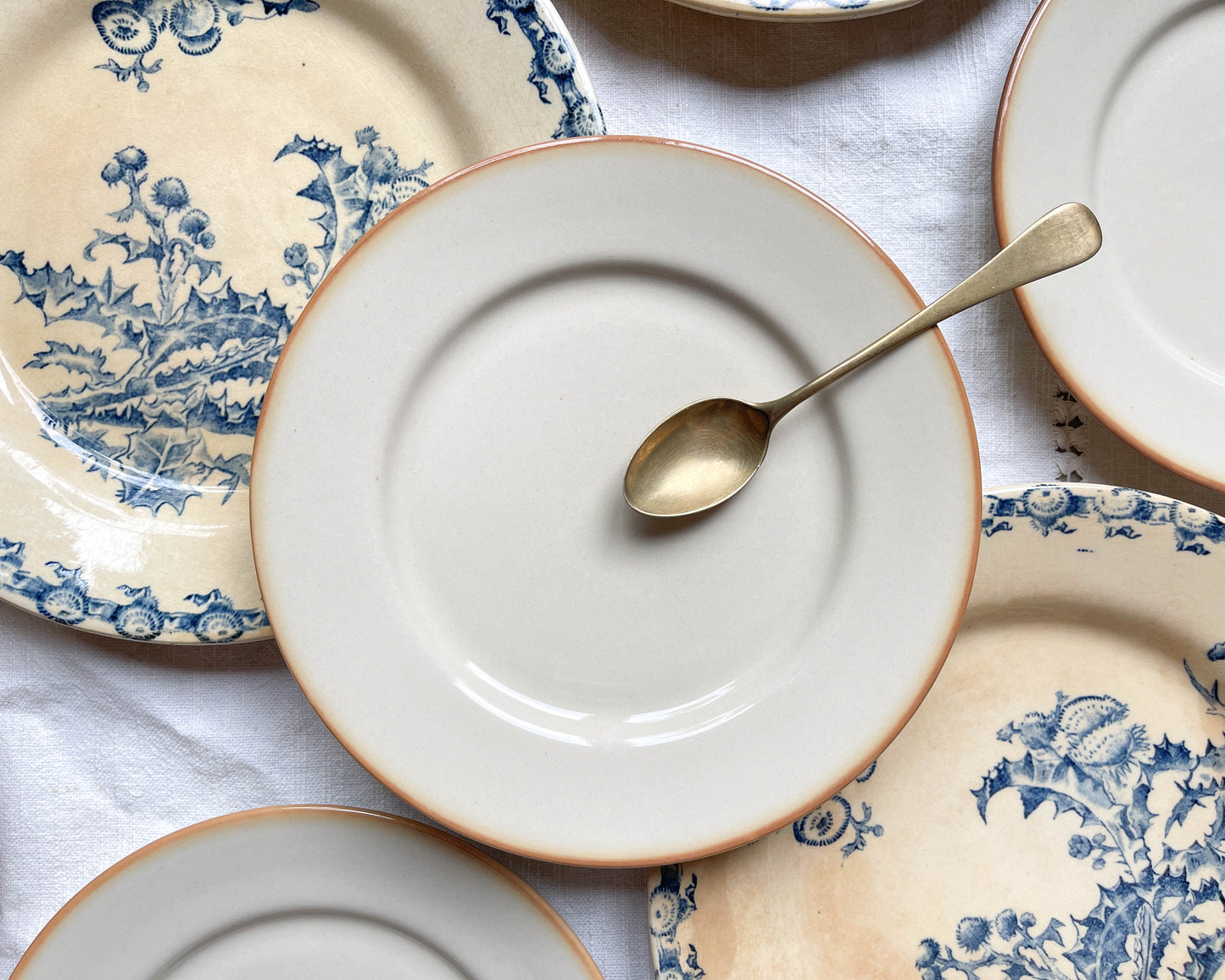 4 Assiettes Terre de fer GIEN Chardon + 4 Petites assiettes dépareillées grès TULOWICE