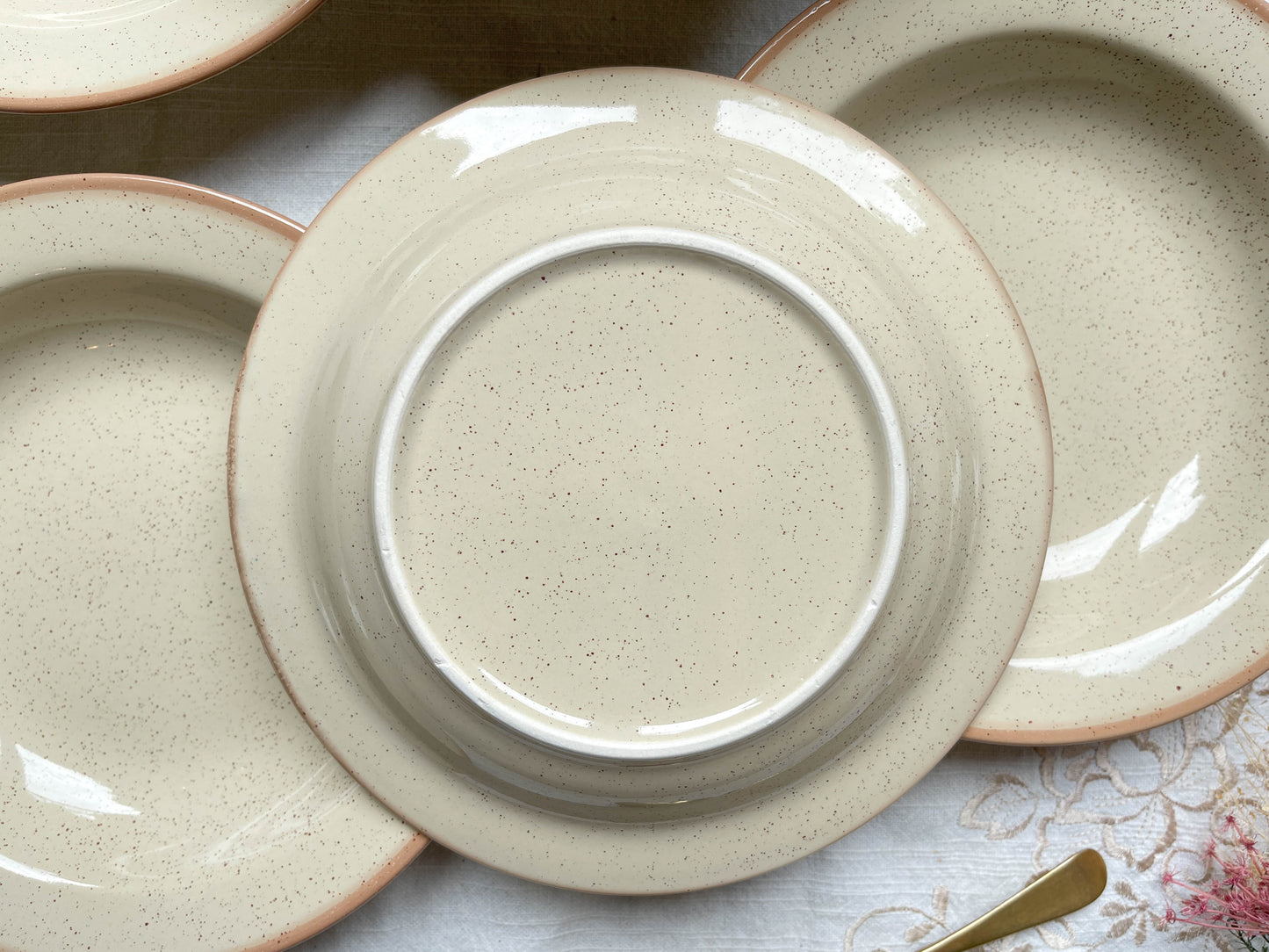6 Assiettes creuses en grès beige moucheté style Tulowice Poland 1970