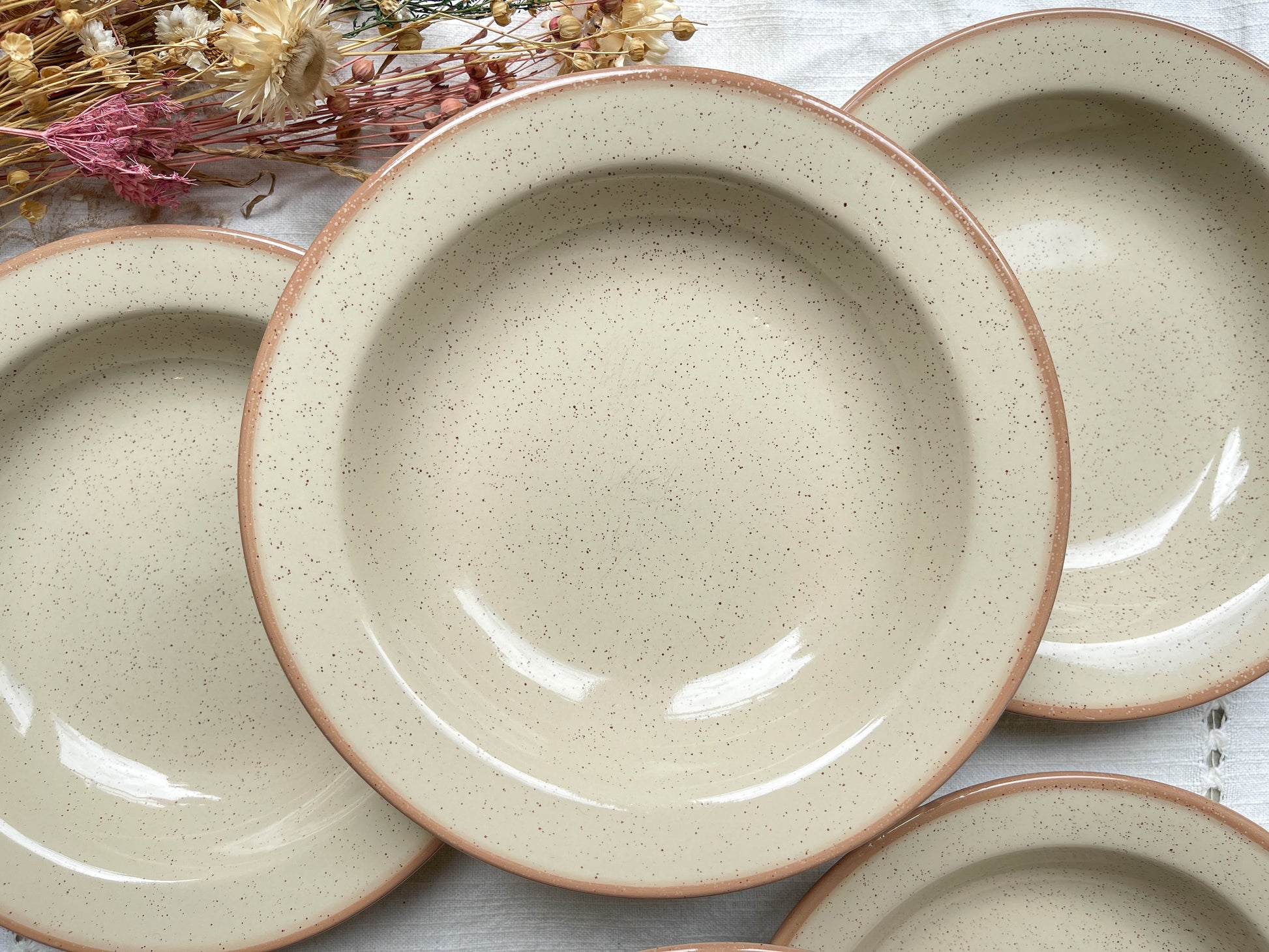 6 Assiettes creuses en grès beige moucheté style Tulowice Poland 1970