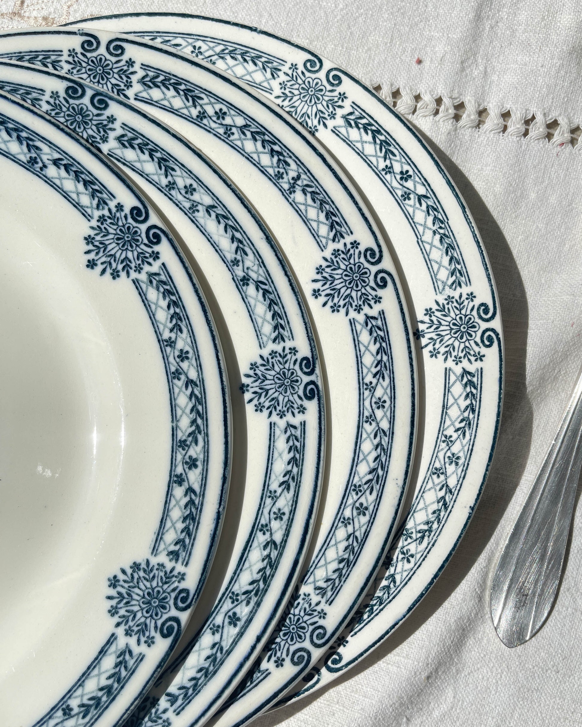 6 Assiettes plates Terre de fer bleue Salins modèle Arbois Ennege