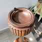 Cendrier sur pied en bois sculpté vintage
