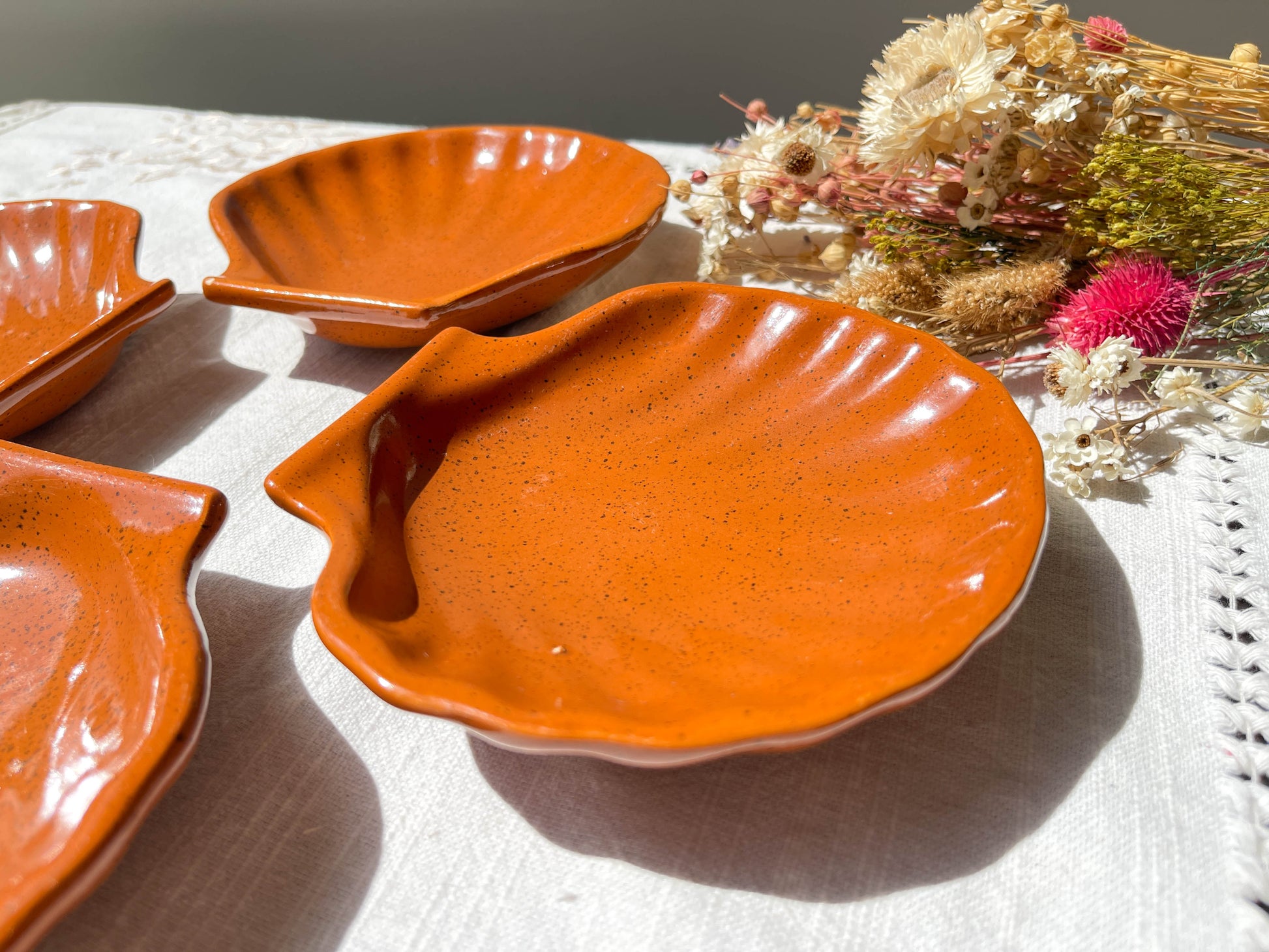4 Vintage Coquilles St Jacques Céramique Emile Henry moucheté Made in France 1950