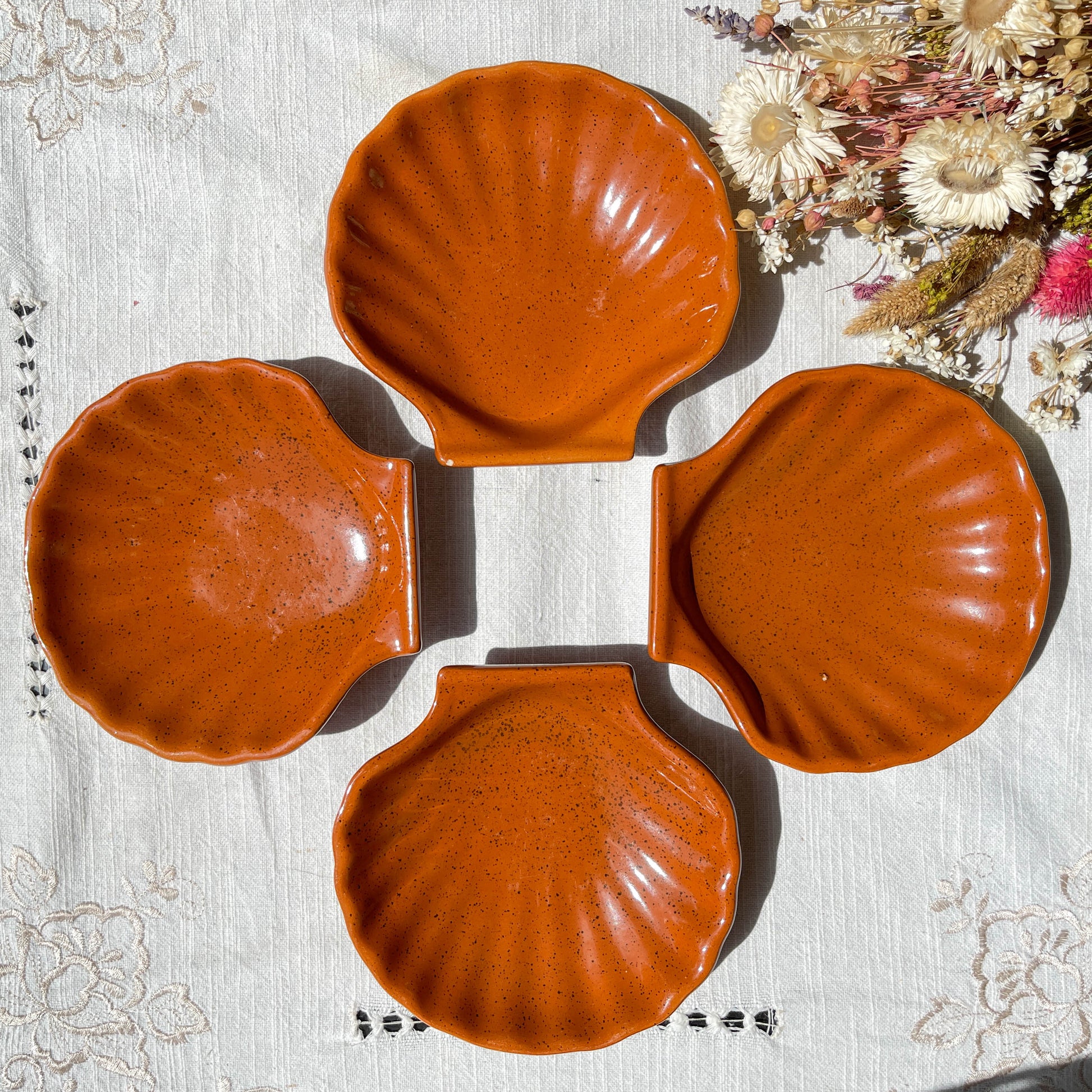 4 Vintage Coquilles St Jacques Céramique Emile Henry moucheté Made in France 1950