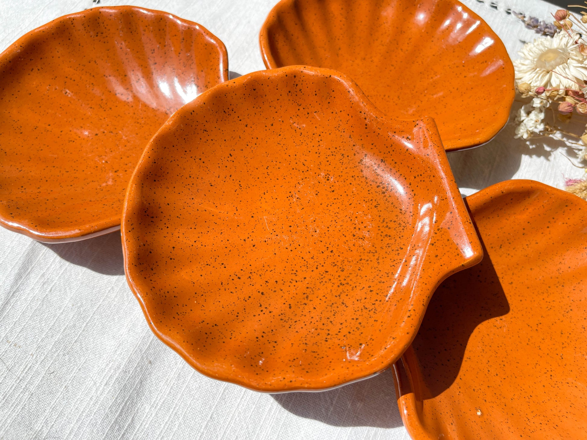 4 Vintage Coquilles St Jacques Céramique Emile Henry moucheté Made in France 1950
