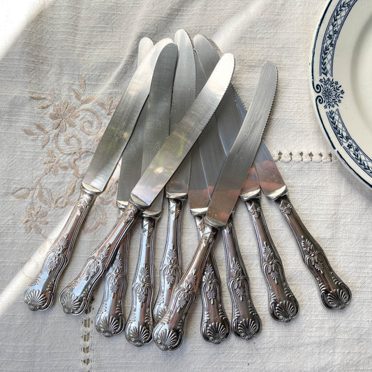 10 Couteaux vintage en métal style Rocaille