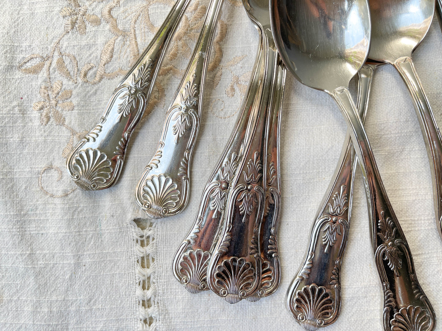 10 Cuillères à soupe vintage en métal style Rocaille