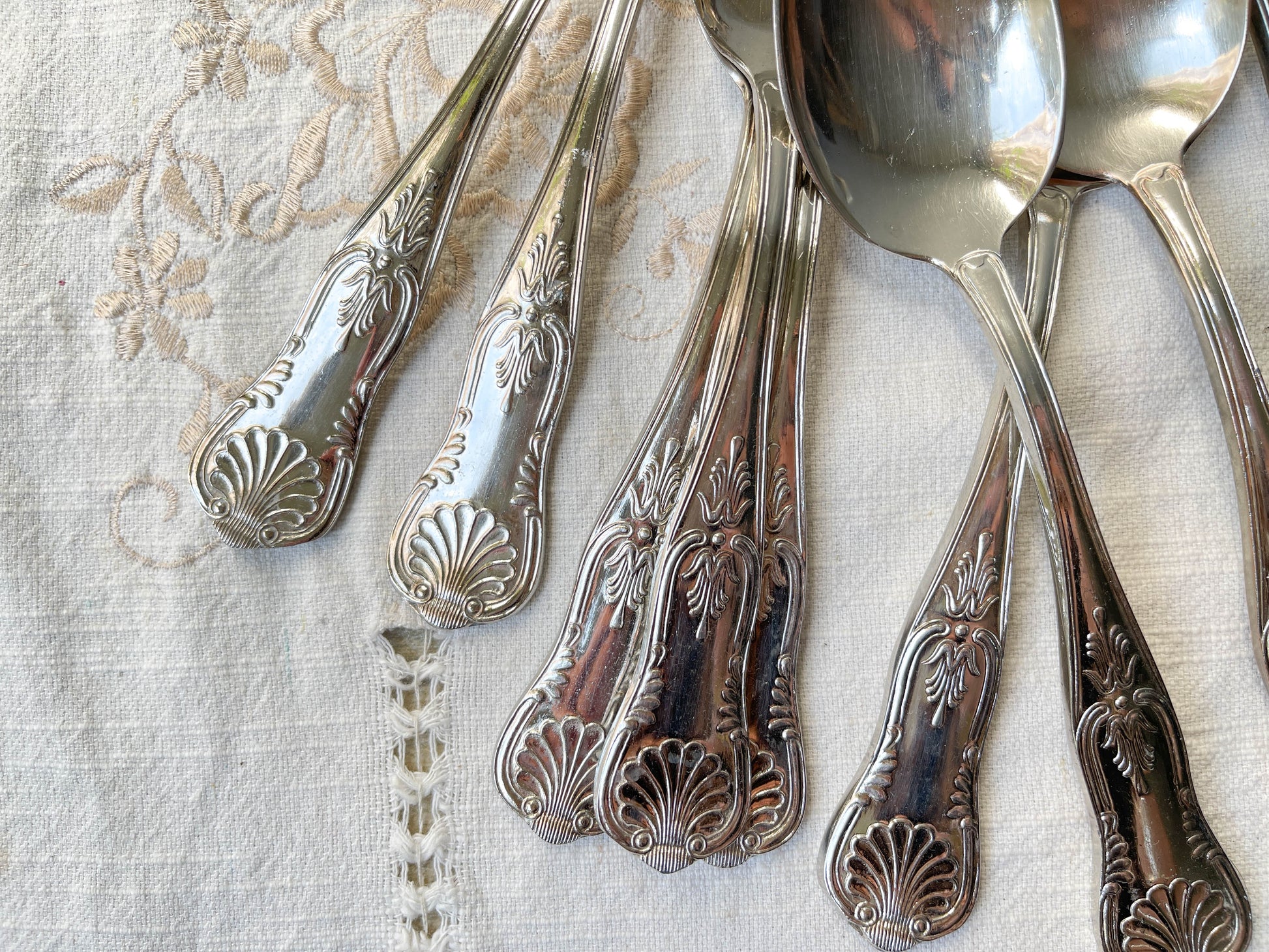 10 Cuillères à soupe vintage en métal style Rocaille