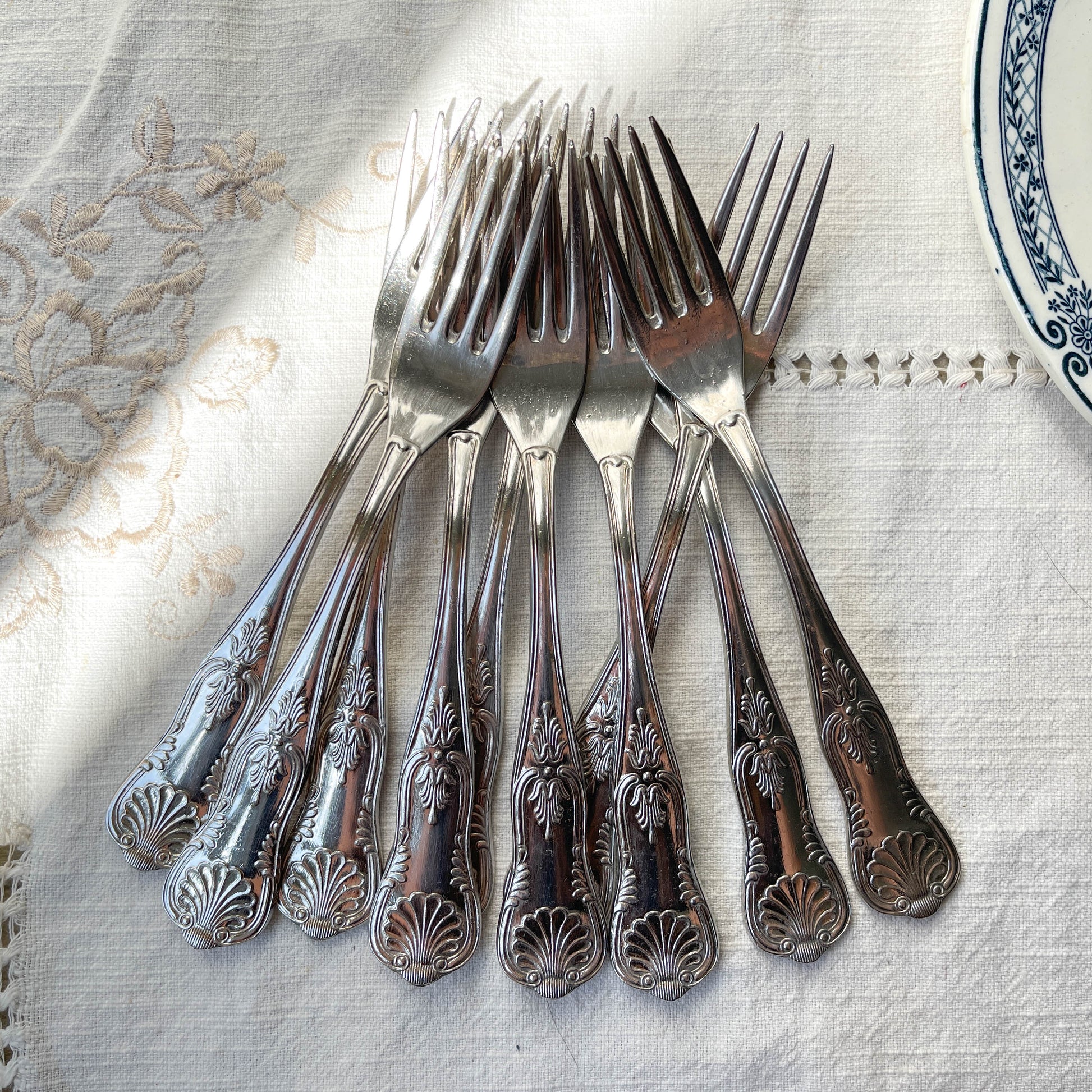 10 Fourchettes vintage en métal style Rocaille
