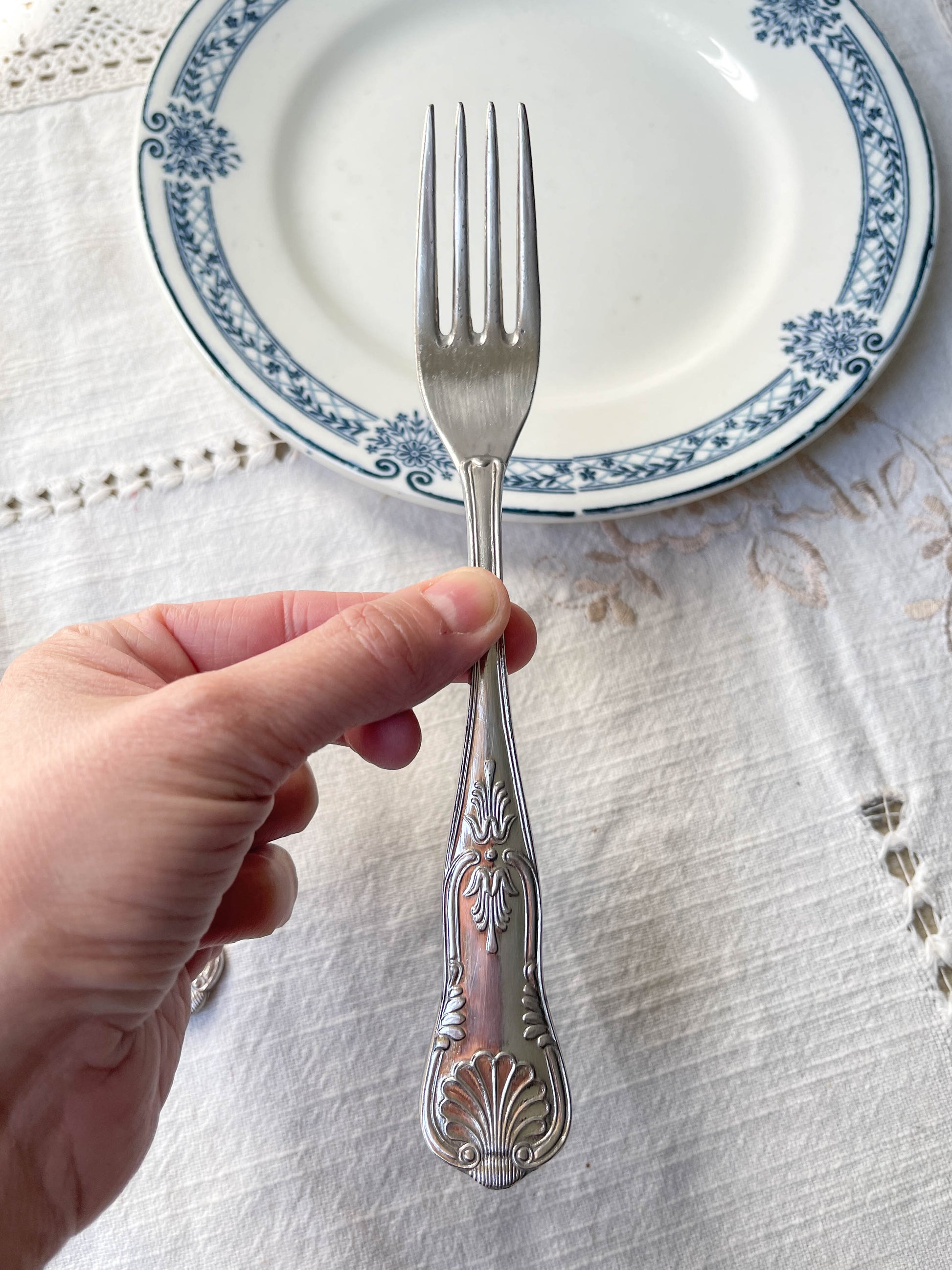 10 Fourchettes vintage en métal style Rocaille