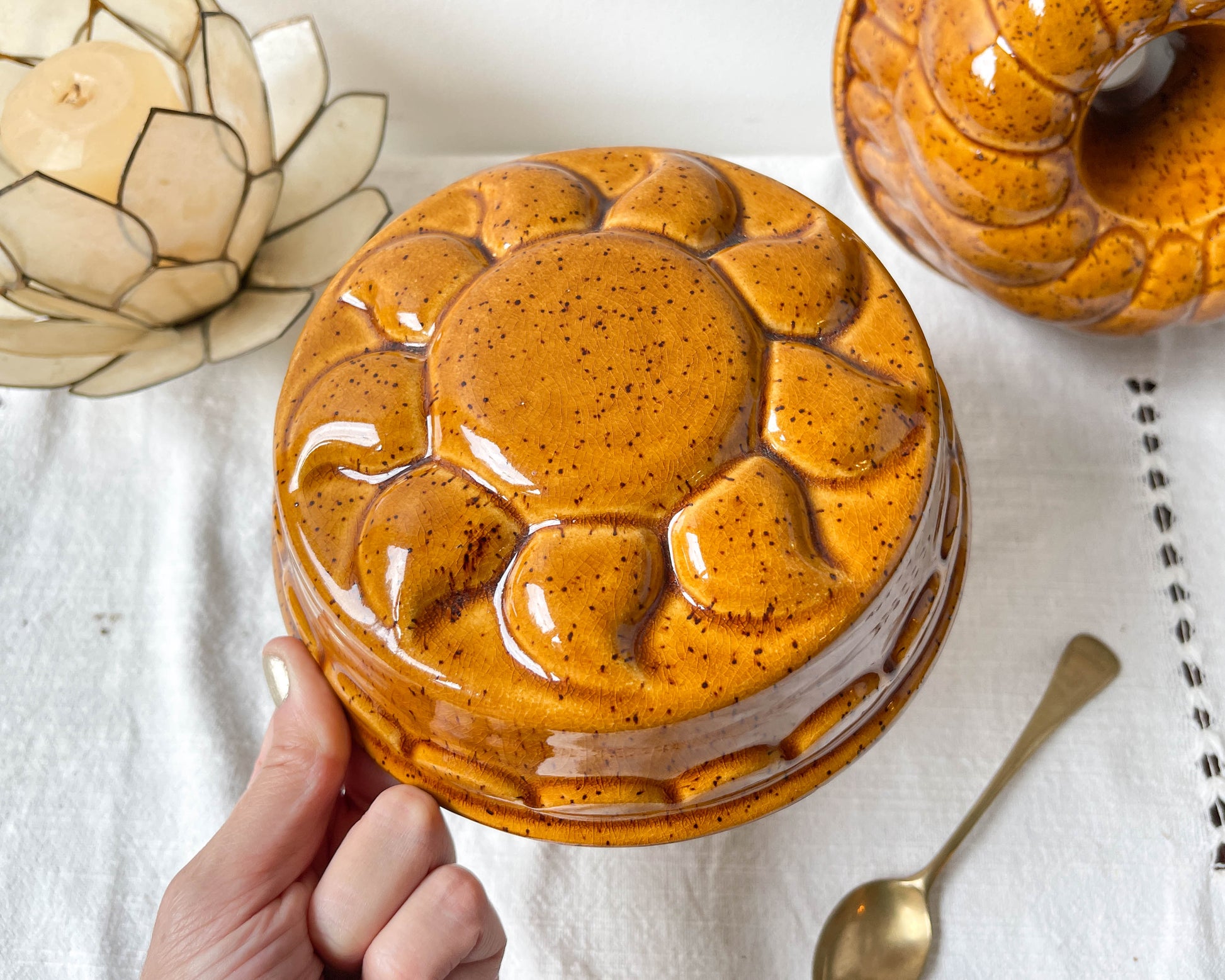 Moule à gâteau céramique moucheté 1950