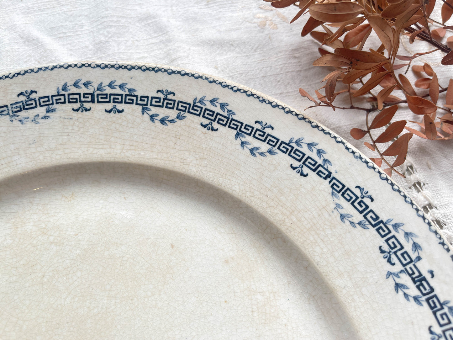 Plat rond vintage Terre de fer GIEN modèle AUSTERLITZ Made in France
