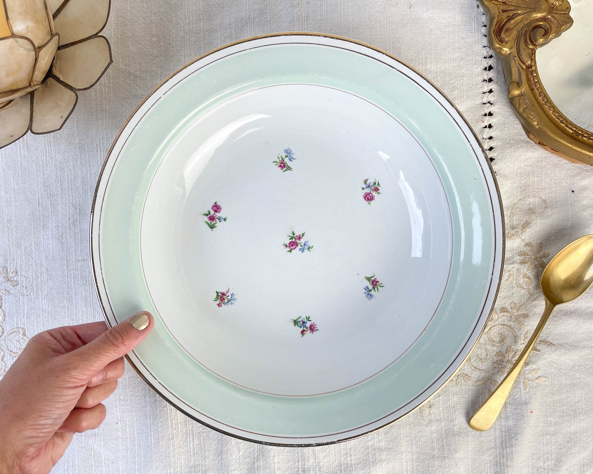Plat creux porcelaine vintage blanche verte fleurie SALINS 66 de 1950s