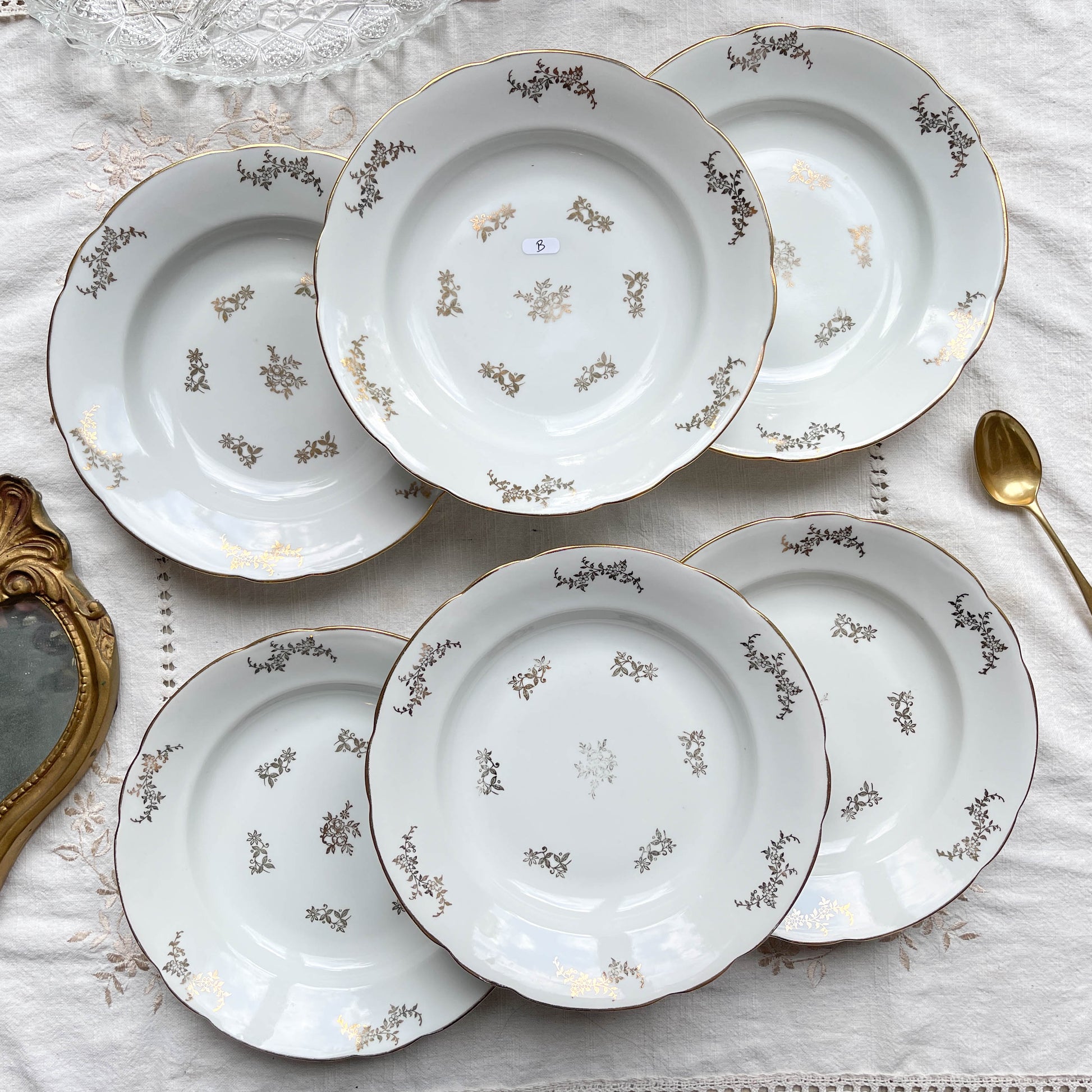 6 Assiettes creuses en porcelaine blanche dorée J&Ciem France 1950 motif fleuri 