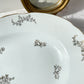 Plat oval en porcelaine blanche dorée J&Ciem France 1950 motif fleuri