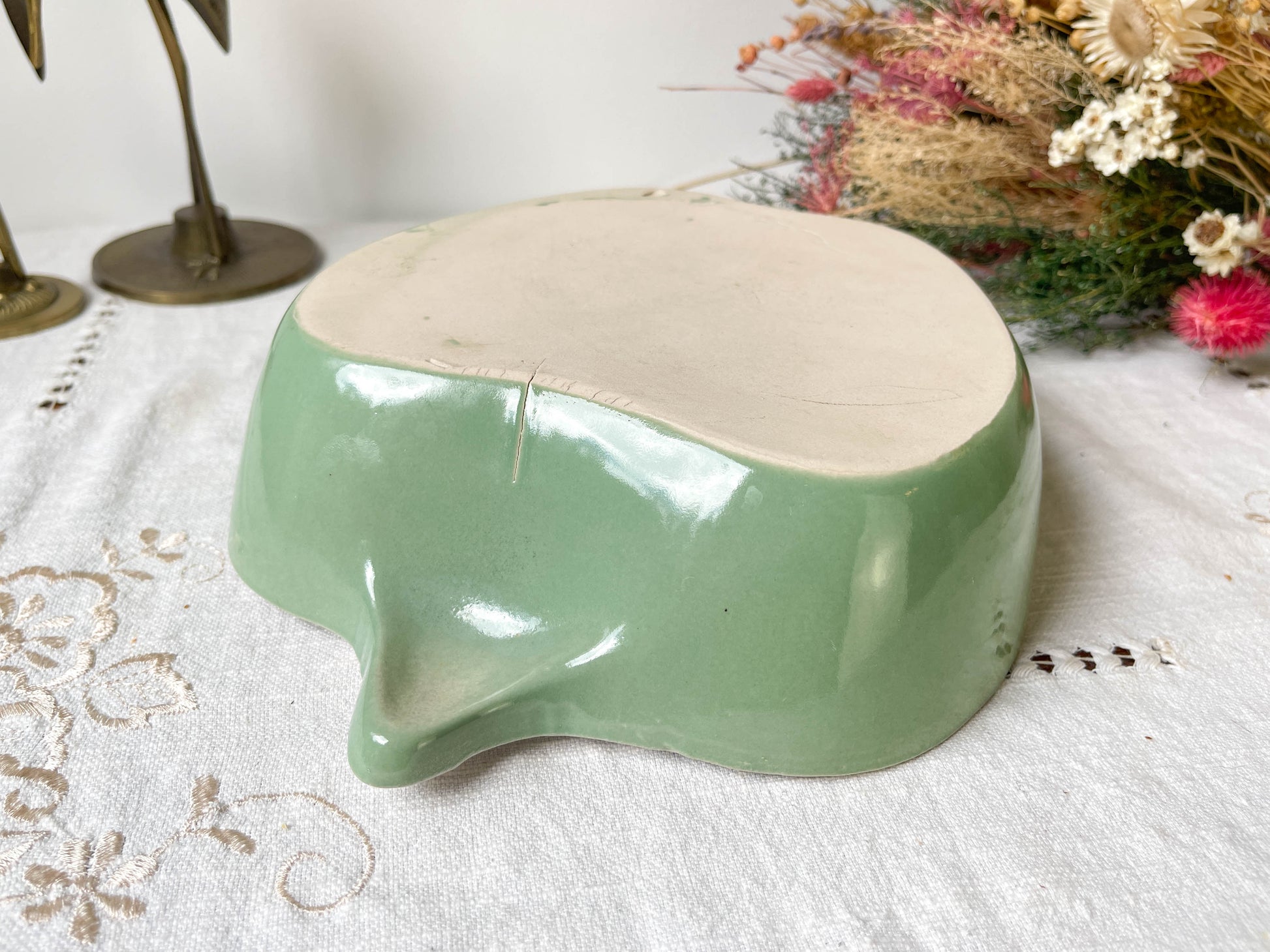 Plat céramique vintage forme pomme verte 1950