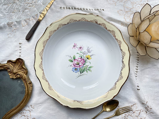 Plat creux porcelaine vintage fleuri blanche jaune doré L'Amandinoise 38754 France 1950s 