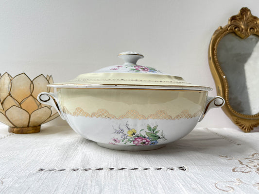 Soupière porcelaine vintage fleuri blanche jaune doré L'Amandinoise 38754 France 1950s